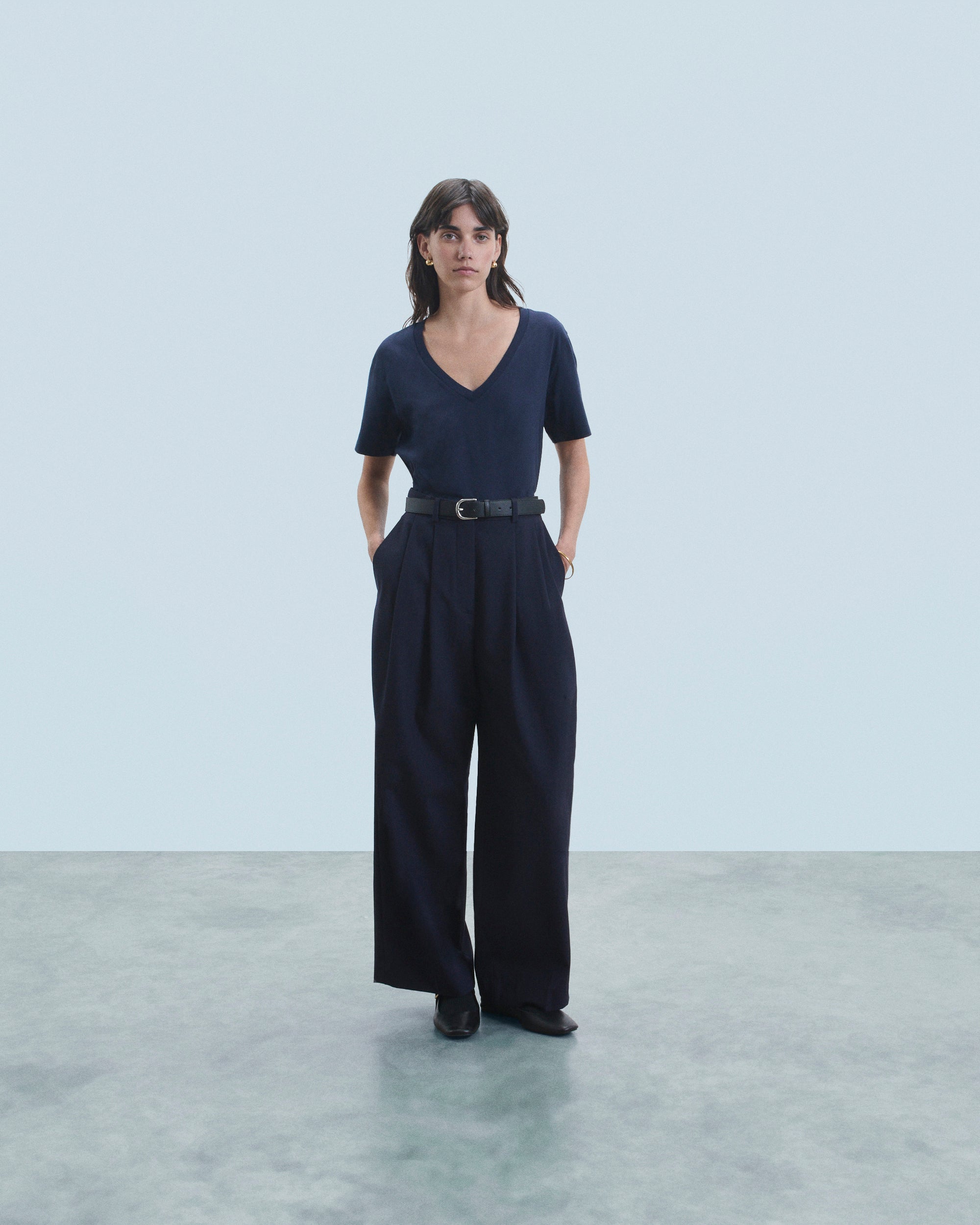 NAVY / NEW / QTY : 1 / T-shirt Col V Manches Courtes - Navy
