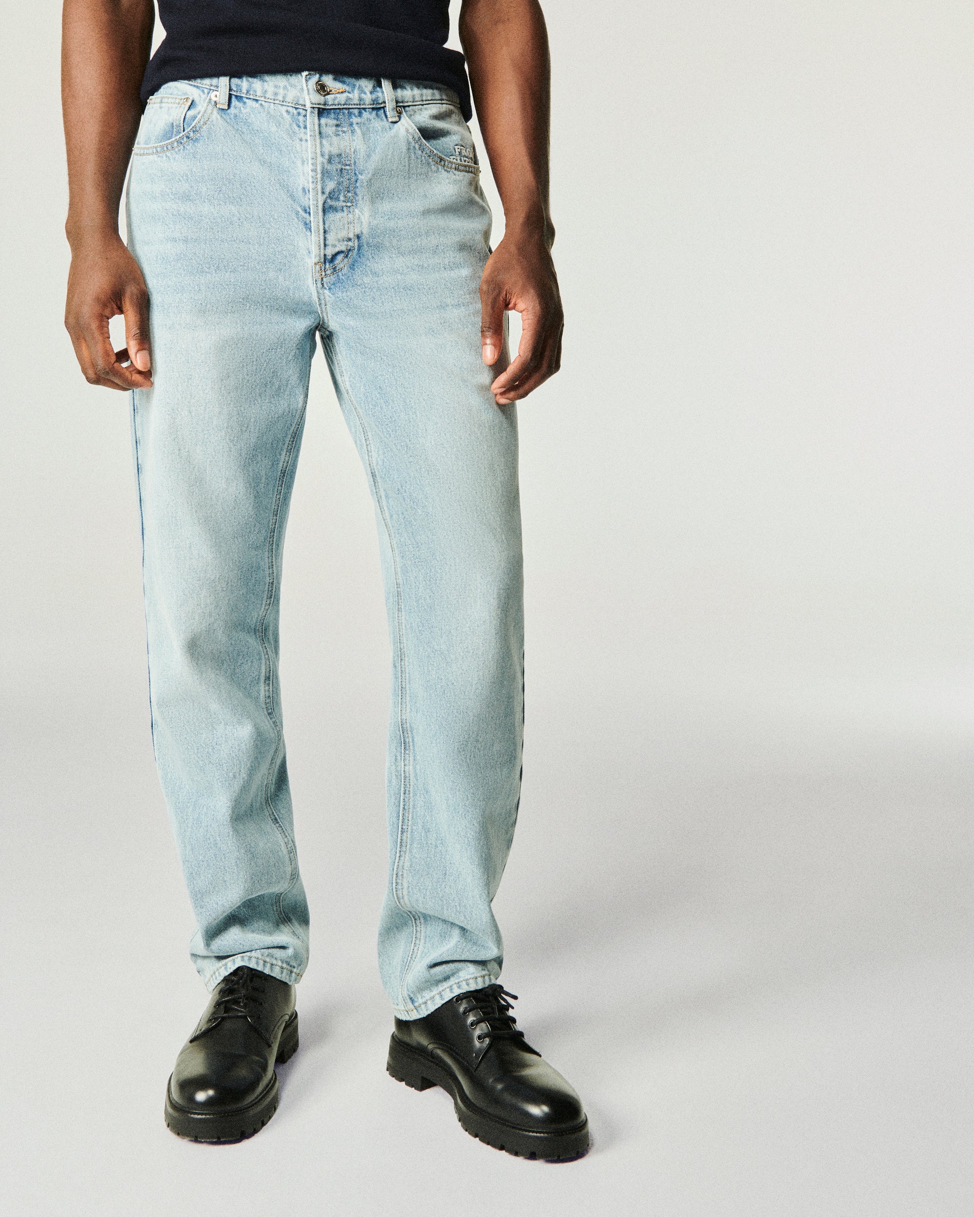 BLEU CLAIR / NEW / QTY : 14 / Jean Baggy Josh - Bleu Clair