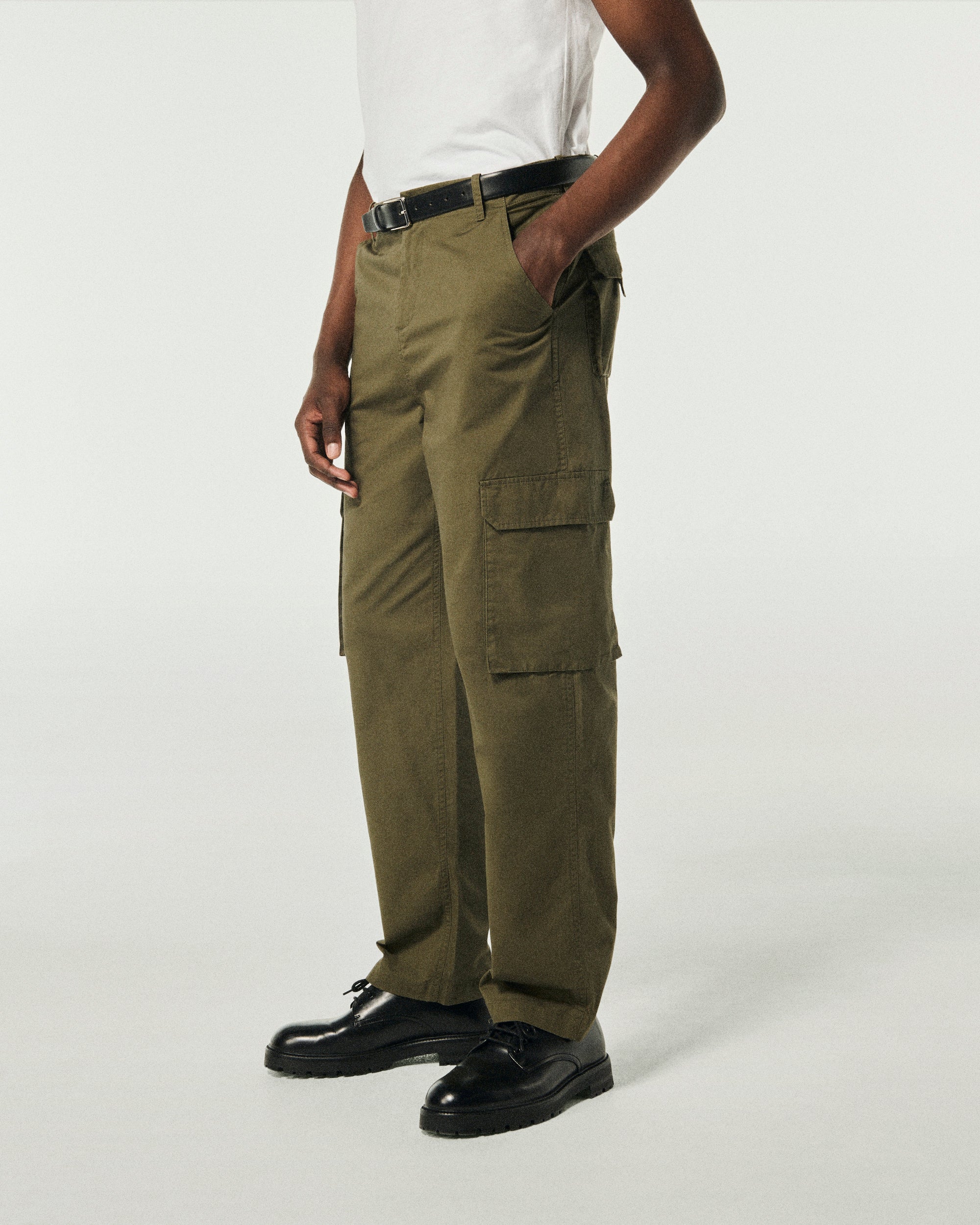 KAKI / NEW / QTY : 22 / Pantalon Cargo - Kaki