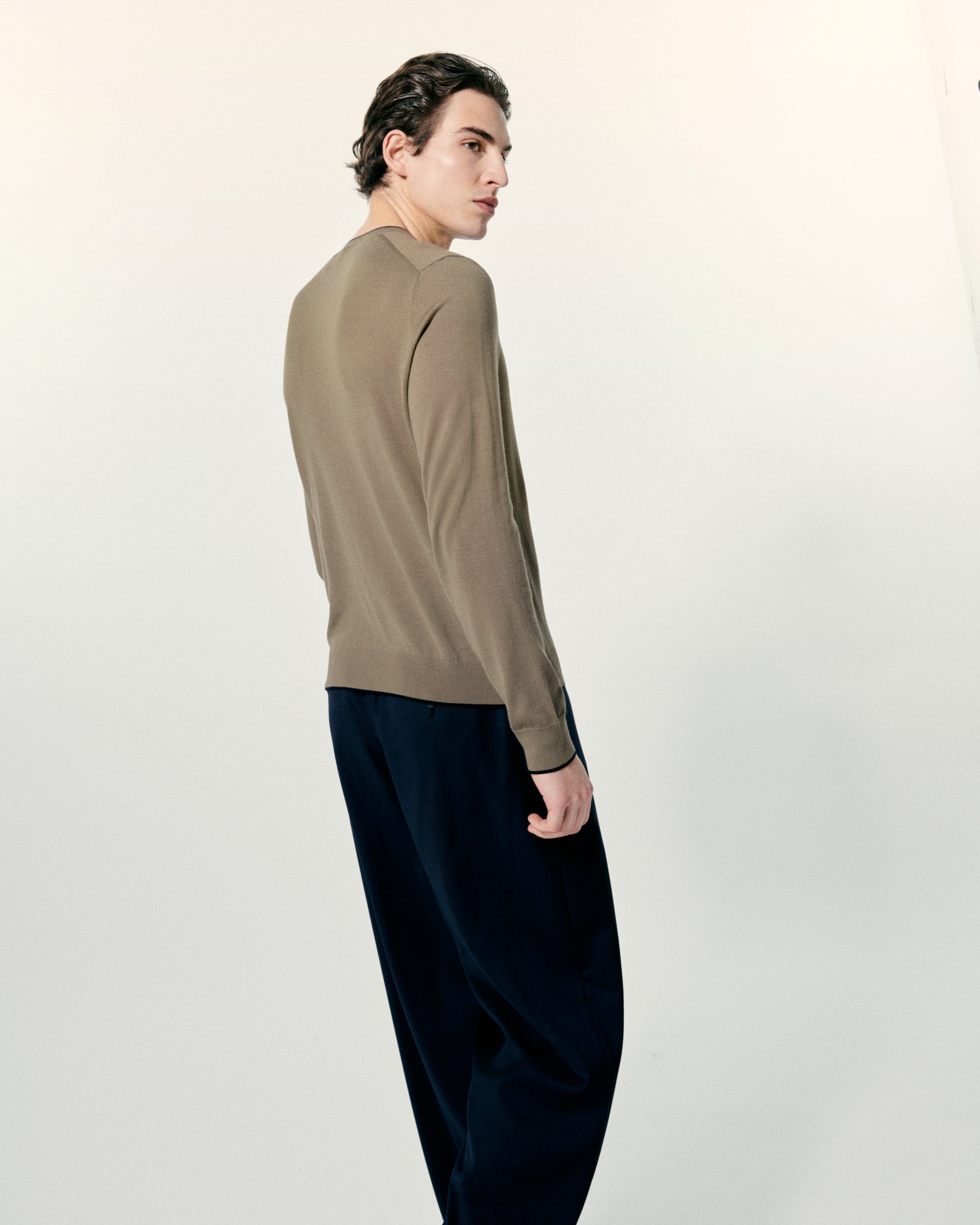 TROPICAL TAUPE / NEW / QTY : 11 / Pull Col Rond - Tropical Taupe