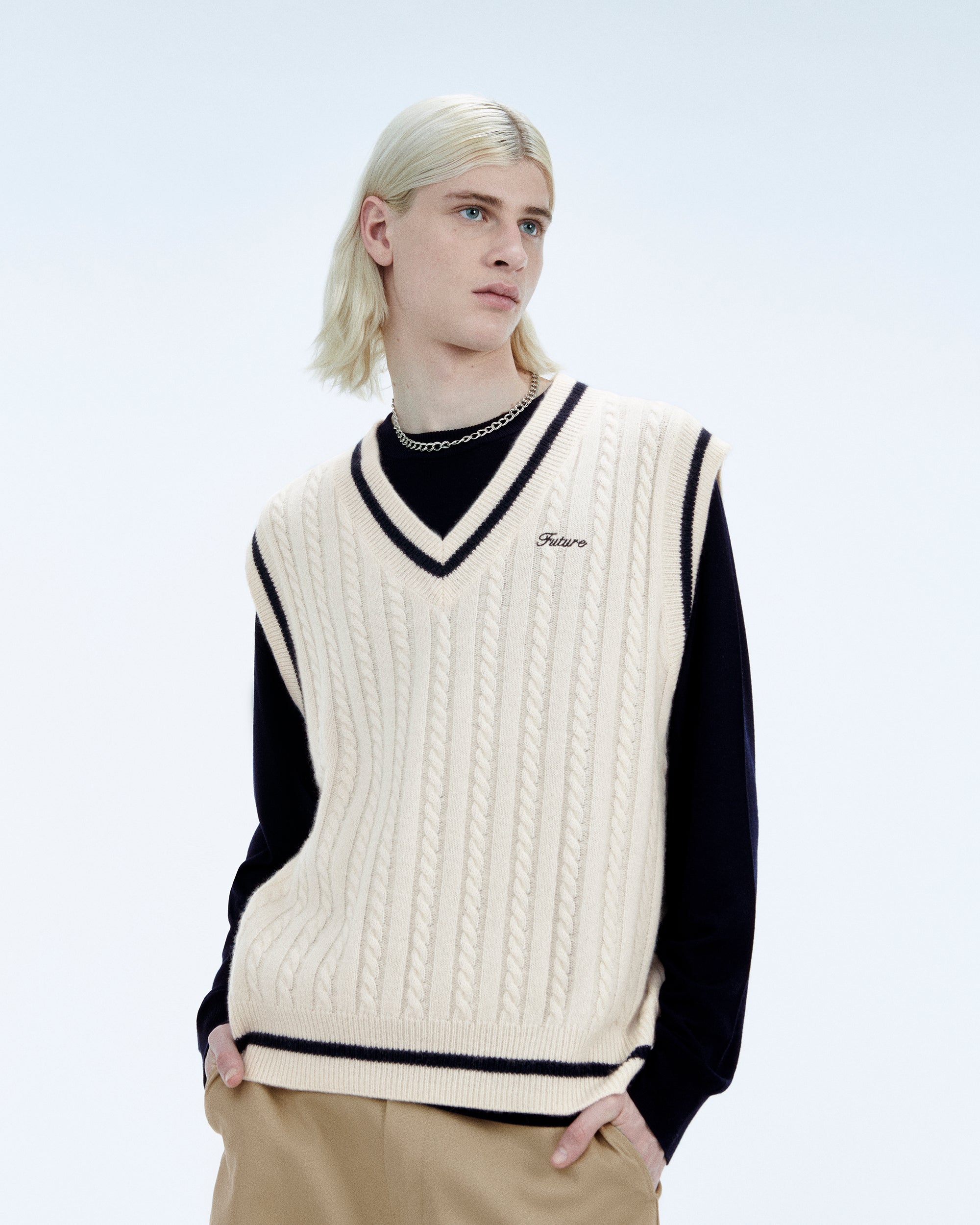 ECRU / NEW / QTY : 1 / Pull Sans Manche Col Polo Future - Ecru