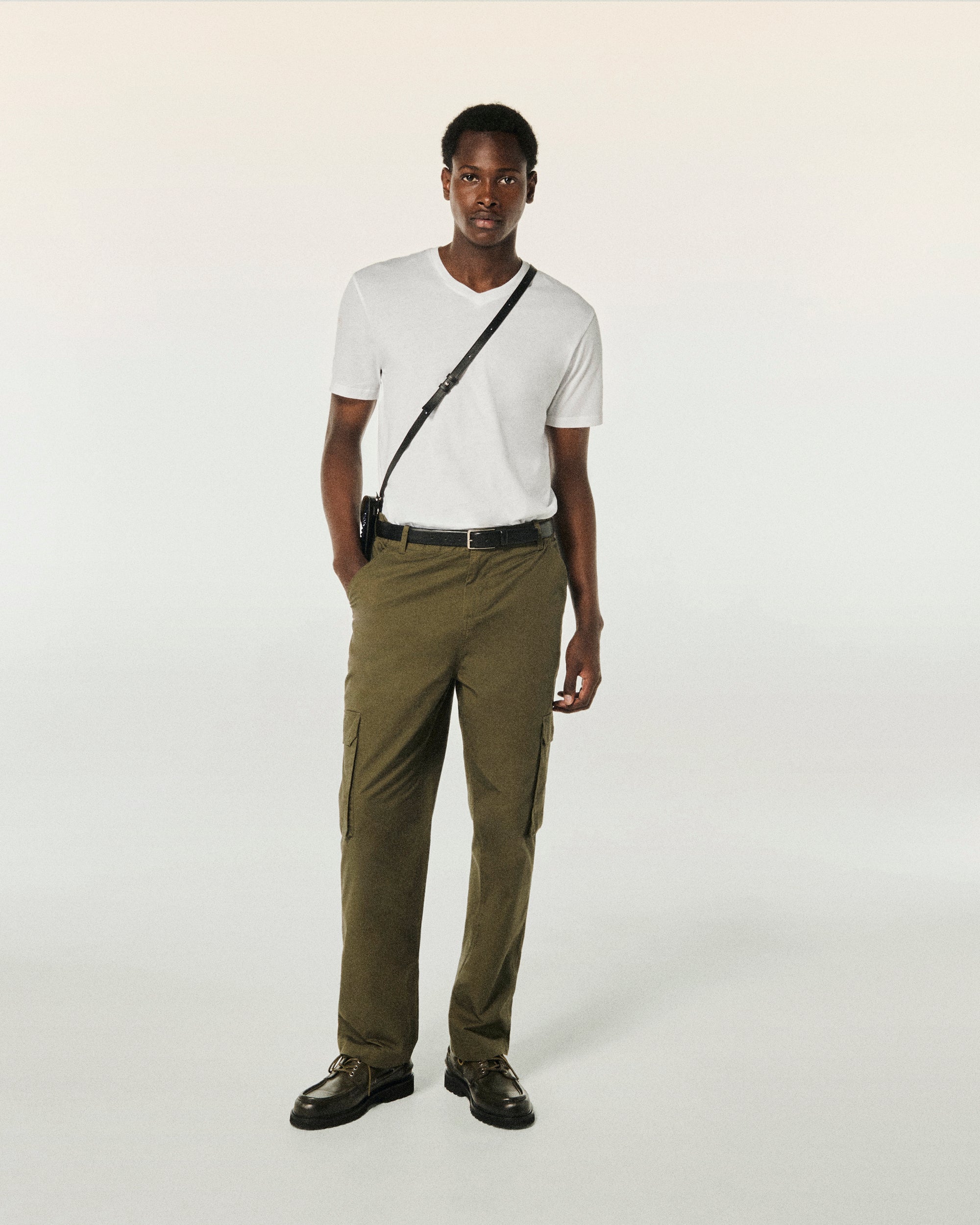 Y. ONLY PORTE / BLANC / NEW / QTY : 41 / T-shirt Col V Manches Courtes - Blanc