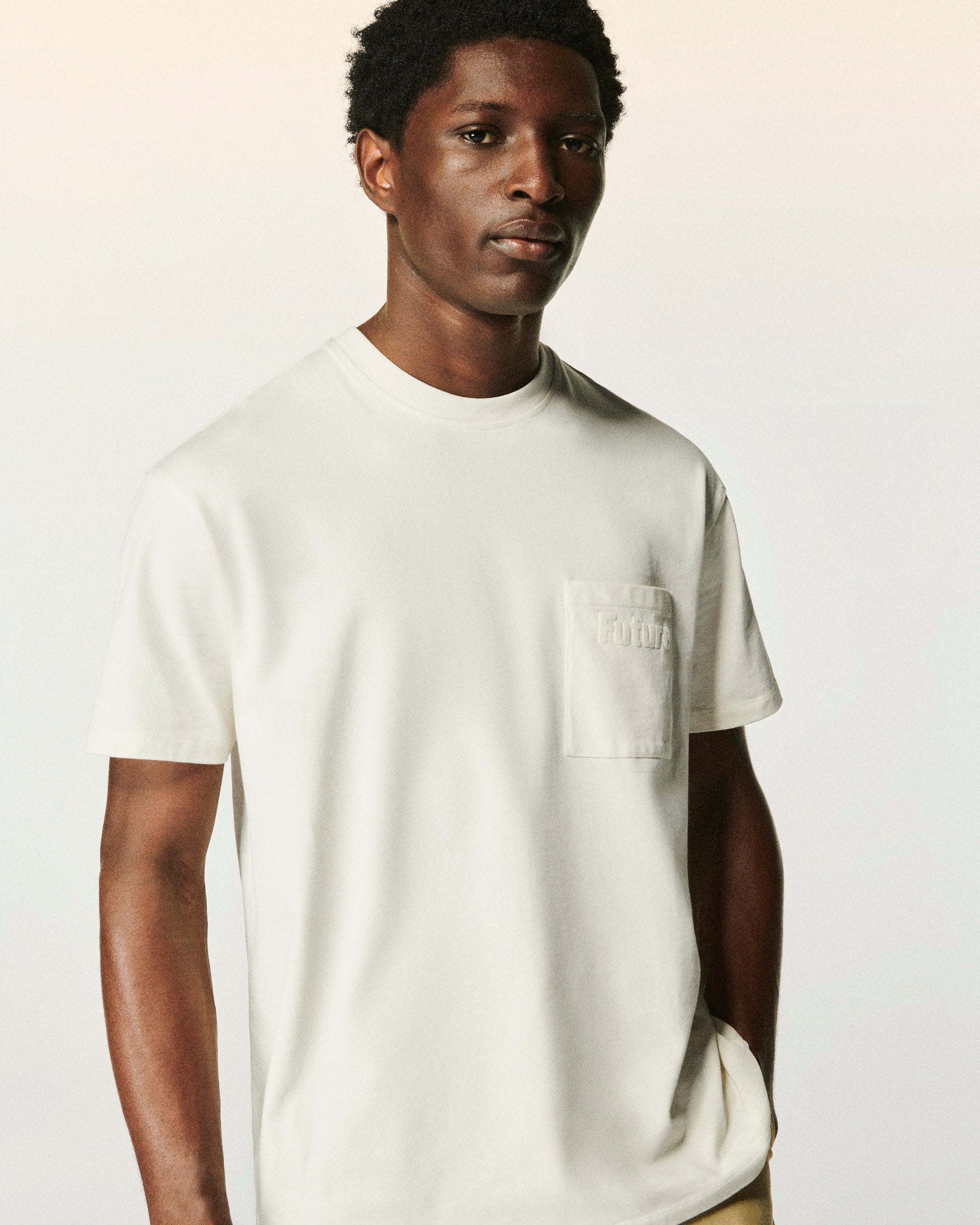 Y. ONLY PORTE / SABLE / NEW / QTY : 1 / T-shirt Col Rond Poche - Sable