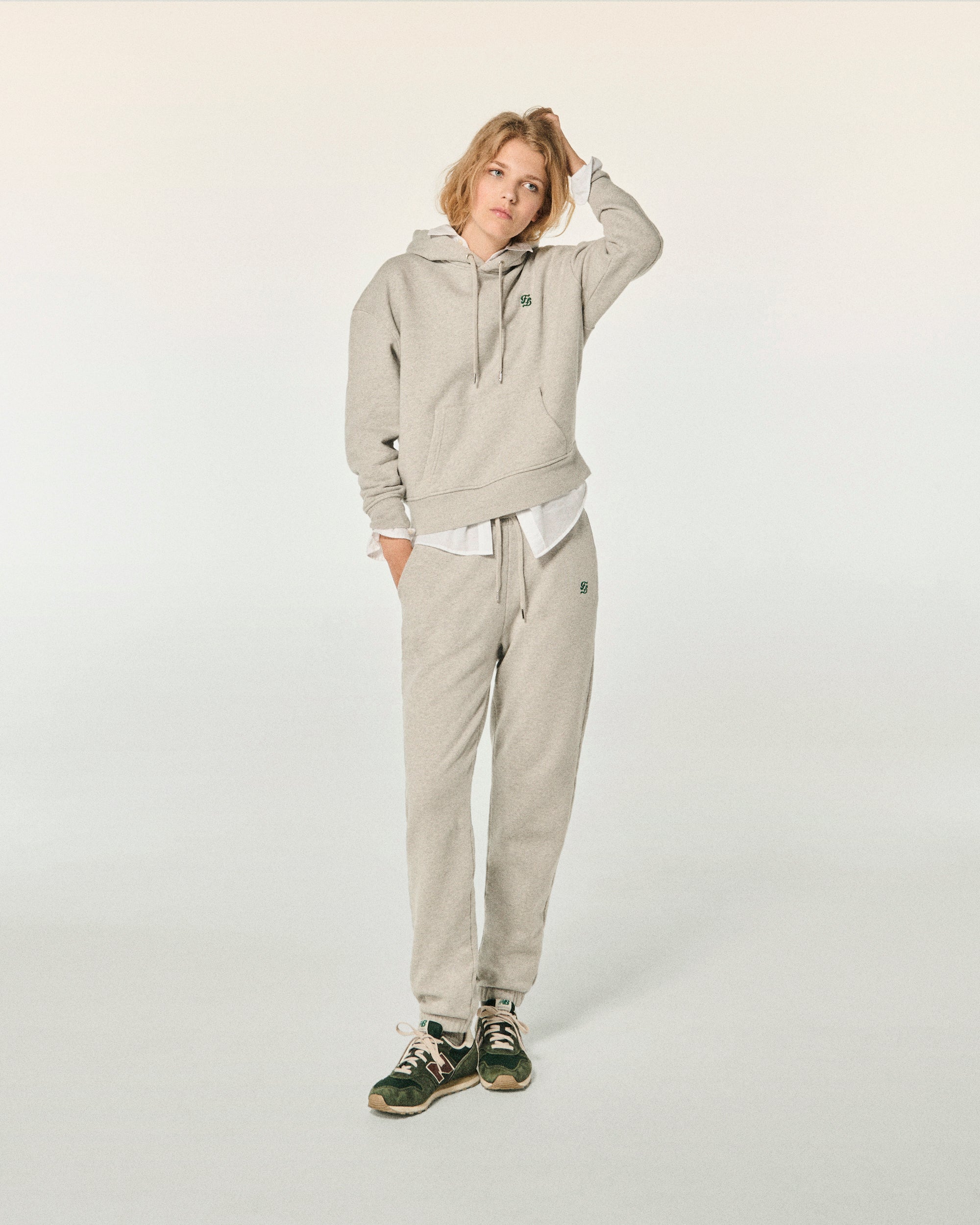 GRIS CHINE CLAIR / NEW / QTY : 30 / Jogging Droit Double F - Gris Chine Clair