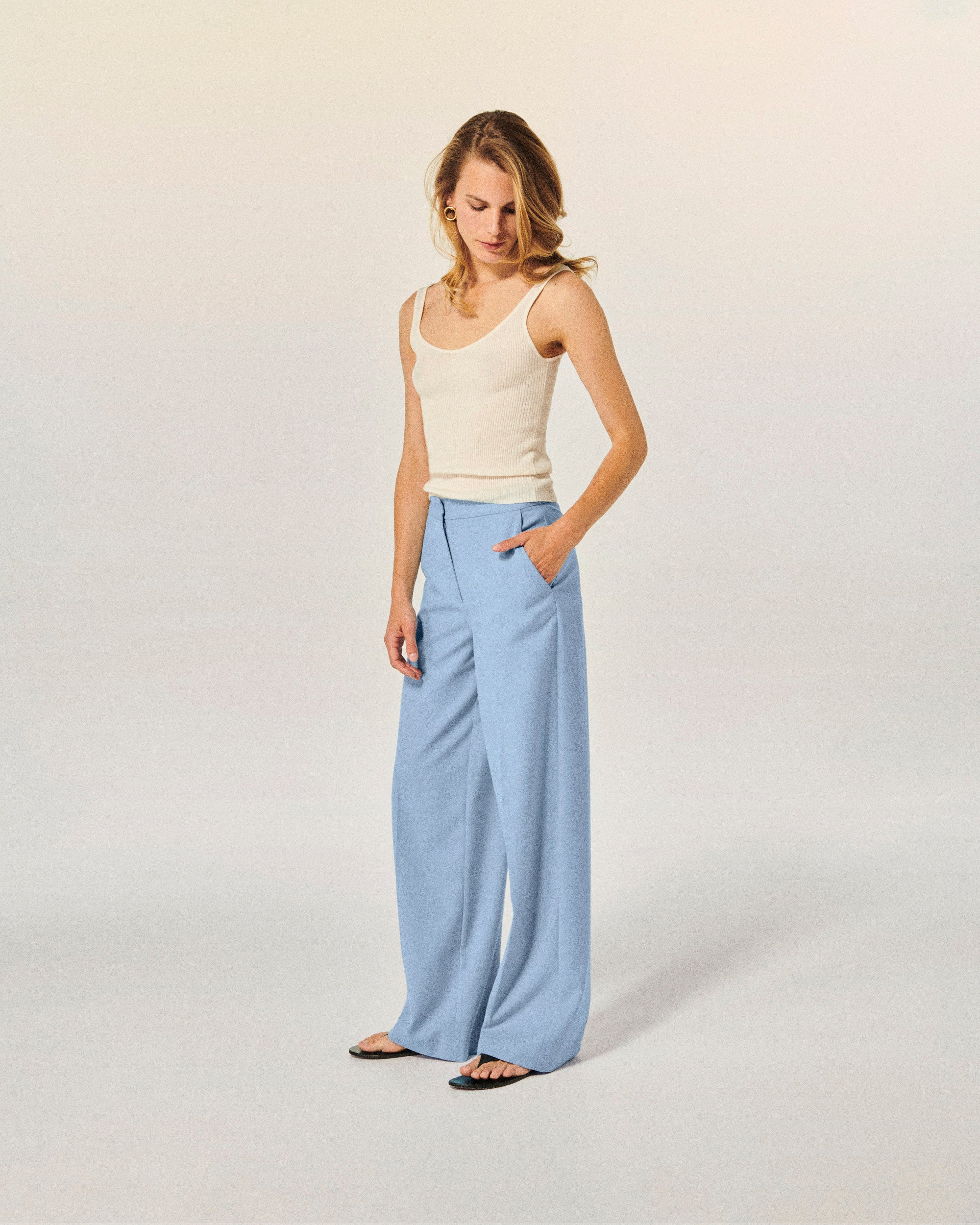 BABY BLUE / NEW / QTY : 35 / Pantalon Large - Baby Blue