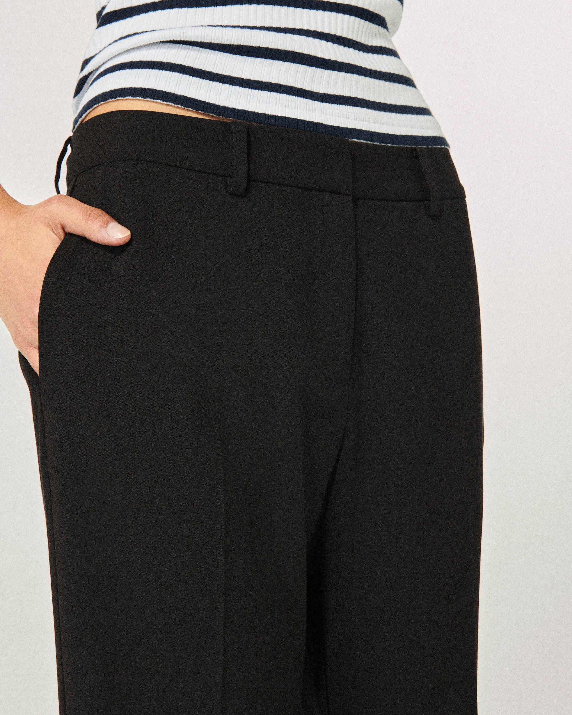 NOIR / NEW / QTY : 62 / Pantalon - Noir