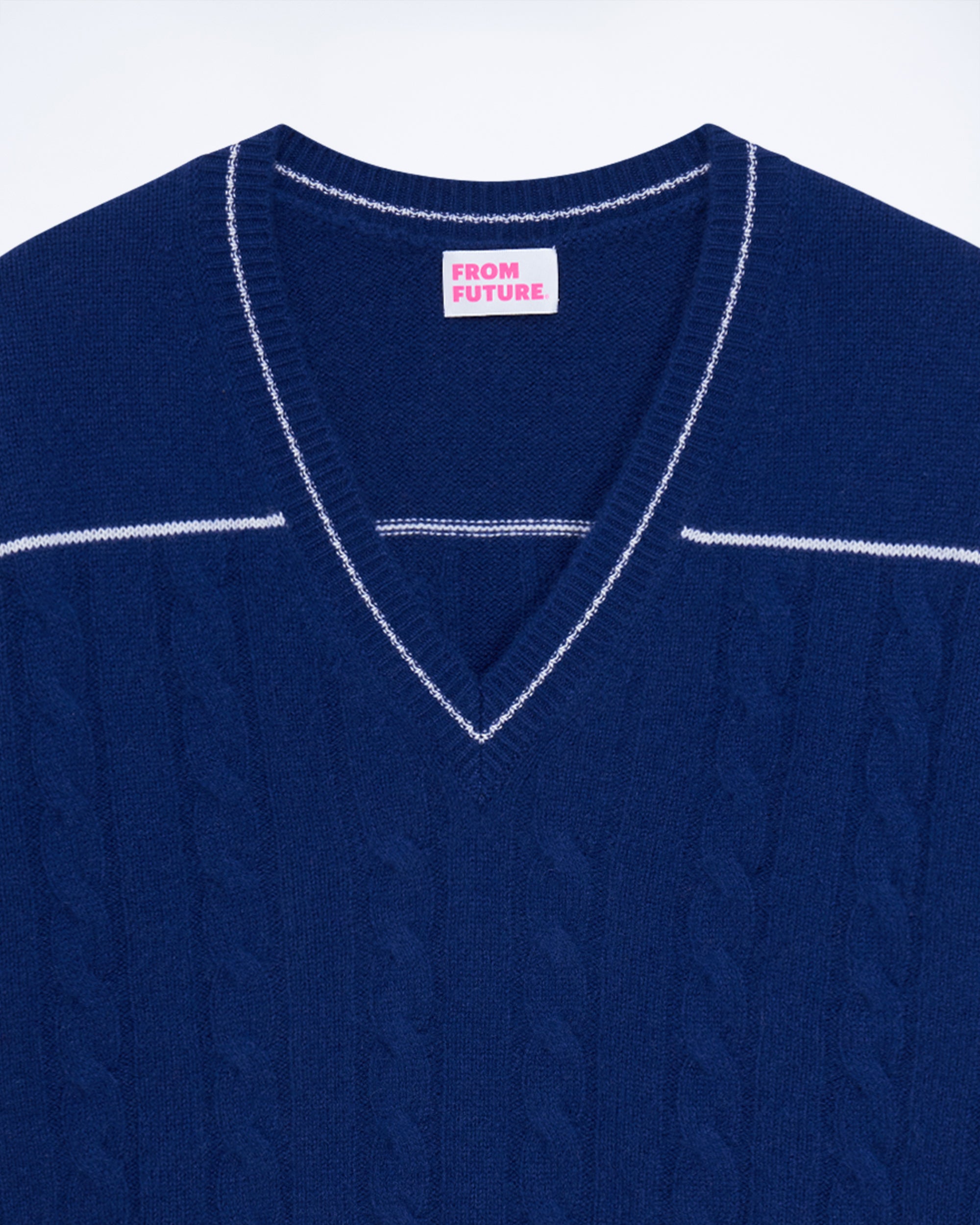 COLLEGE BLUE / NEW / QTY : 2 / Pull Col V Torsades Future - College Blue