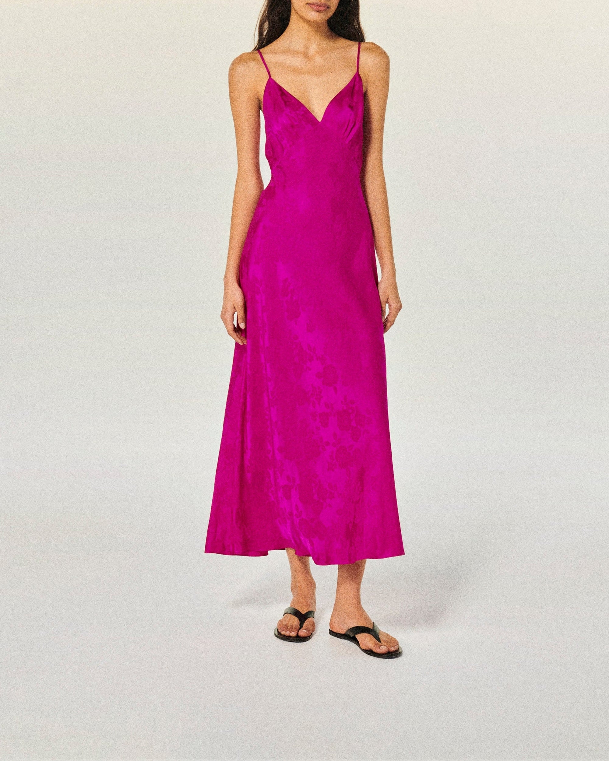 Robe longue à bretelles Gigi en soie - Roses Jacquard Pink