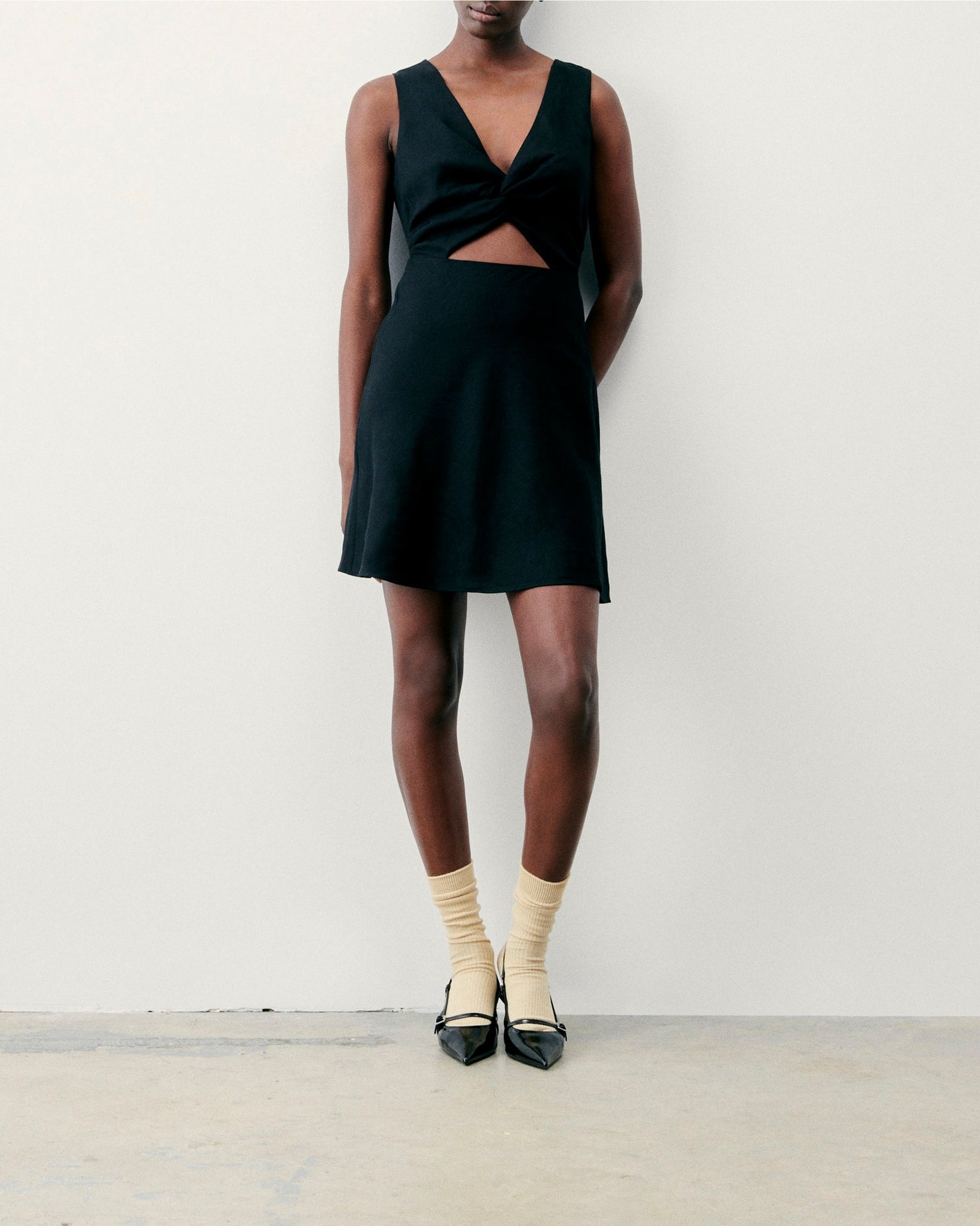 Robe courte à bretelles Becky en lin - Noir