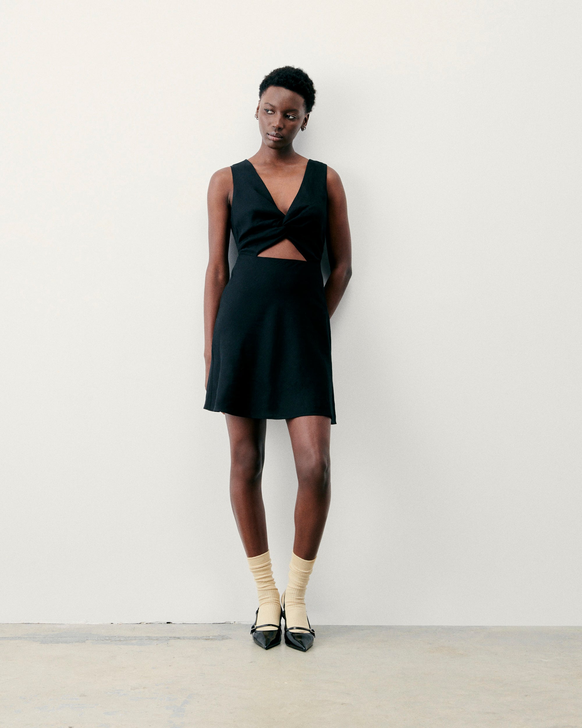 NOIR / NEW / QTY : 4 / Robe Courte Bretelle Becky - Noir