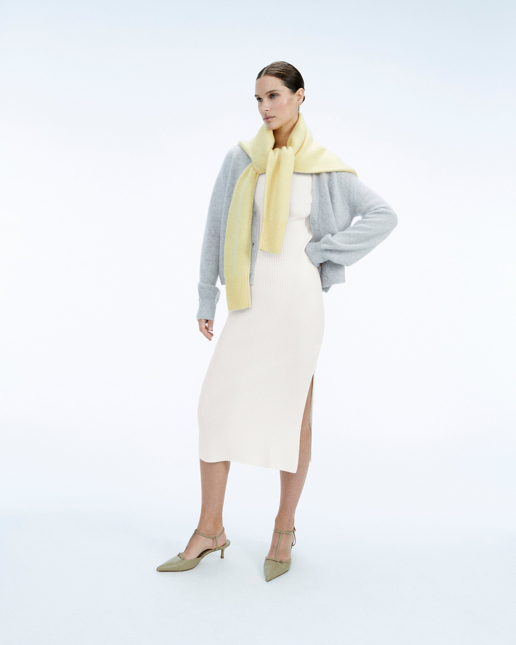 ECRU / NEW / QTY : 22 / Robe Longue Manche Courte - Ecru