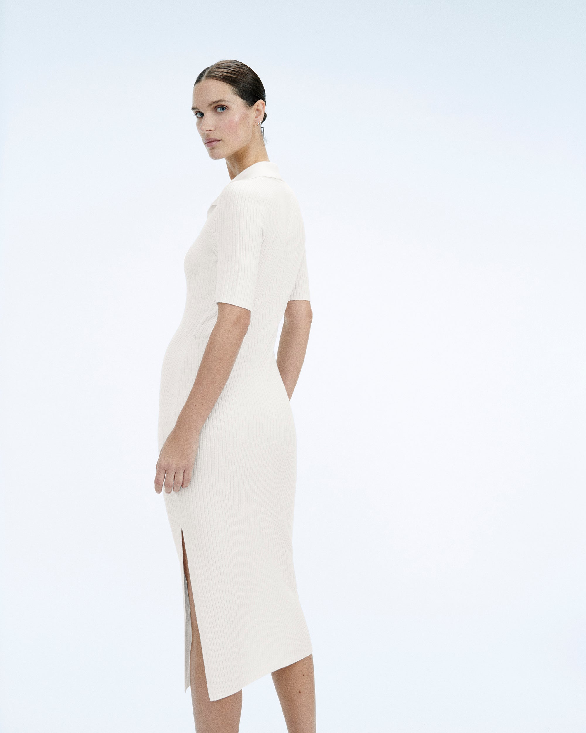 ECRU / NEW / QTY : 22 / Robe Longue Manche Courte - Ecru
