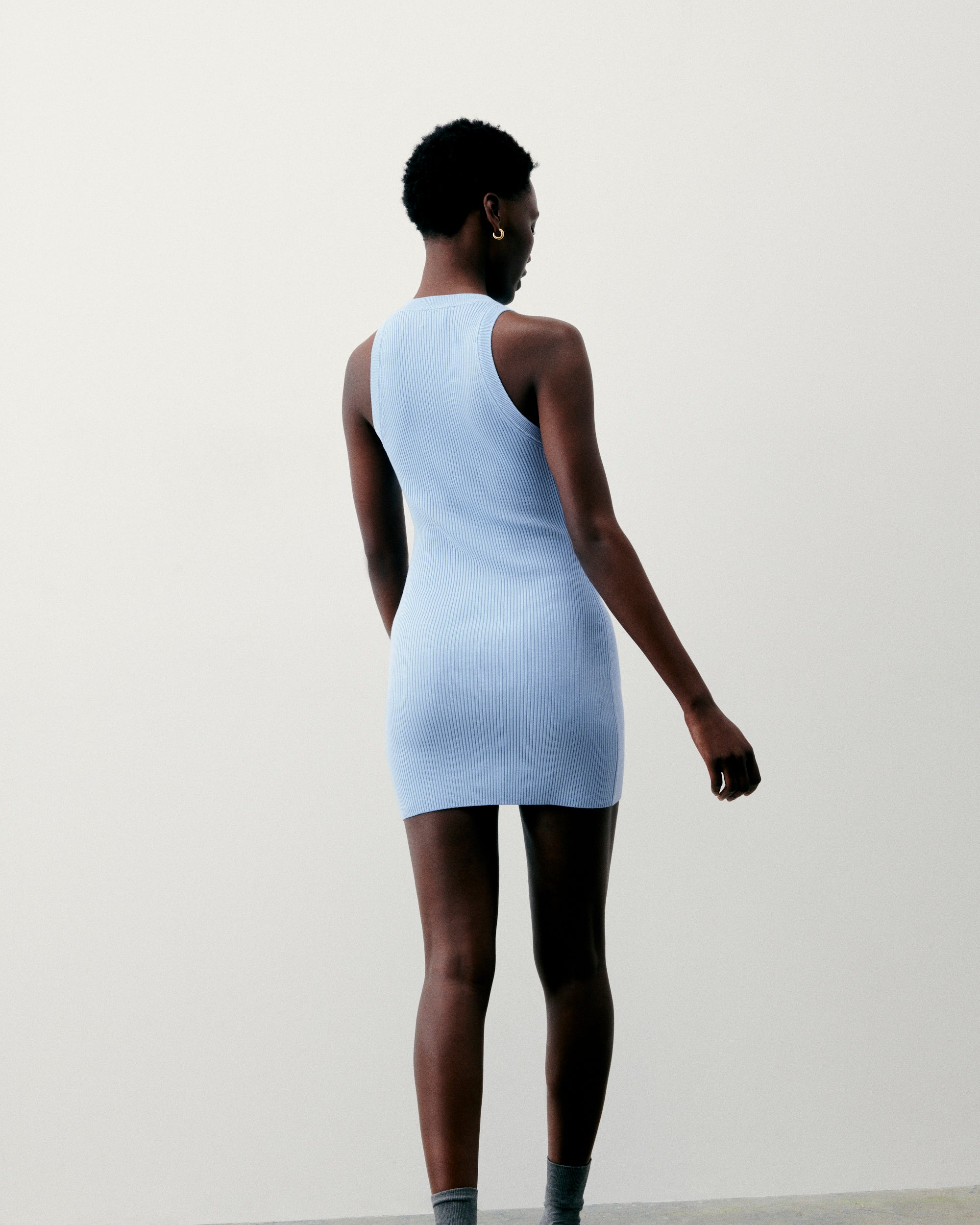Y. ONLY PORTE / BABY BLUE / NEW / QTY : 27 / Robe Courte Bretelle Broderie FF - Baby Blue