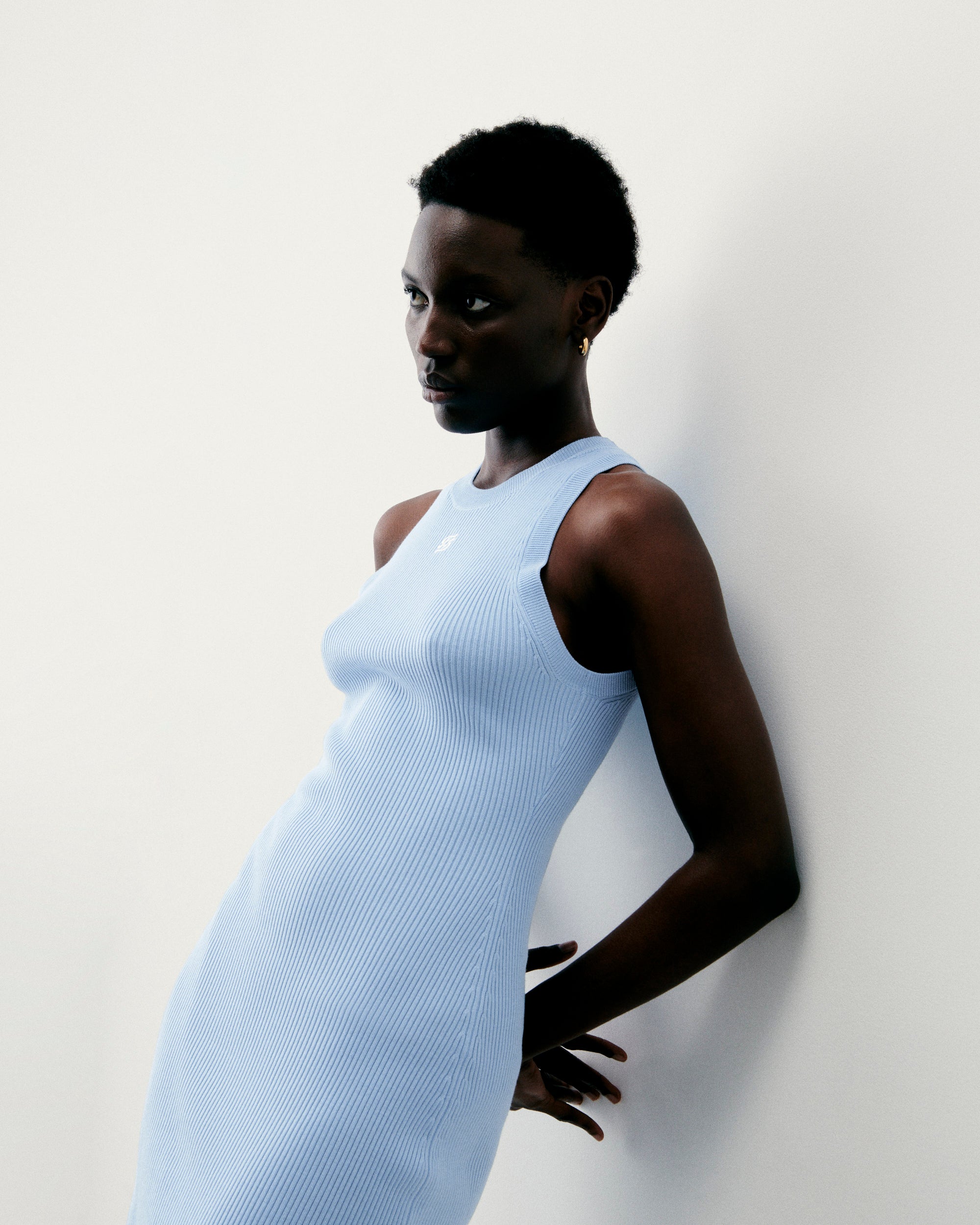 Y. ONLY PORTE / BABY BLUE / NEW / QTY : 27 / Robe Courte Bretelle Broderie FF - Baby Blue