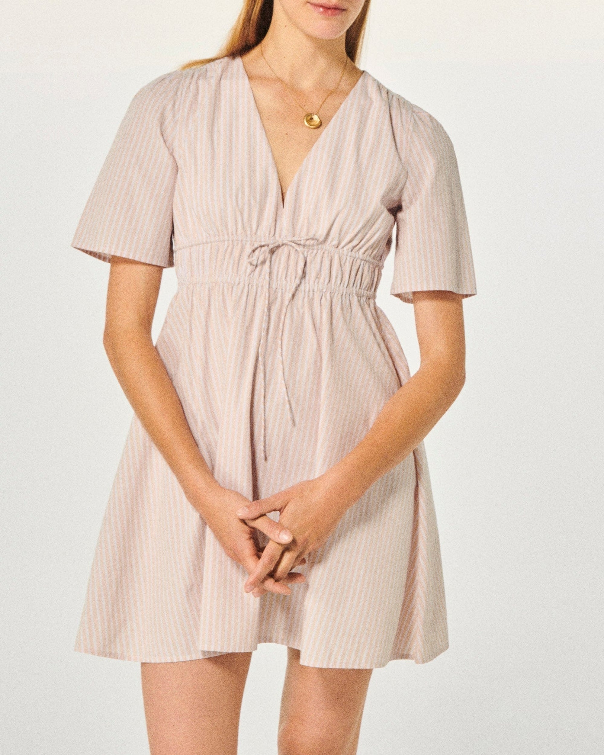 Short-sleeved dress - Beige Raye