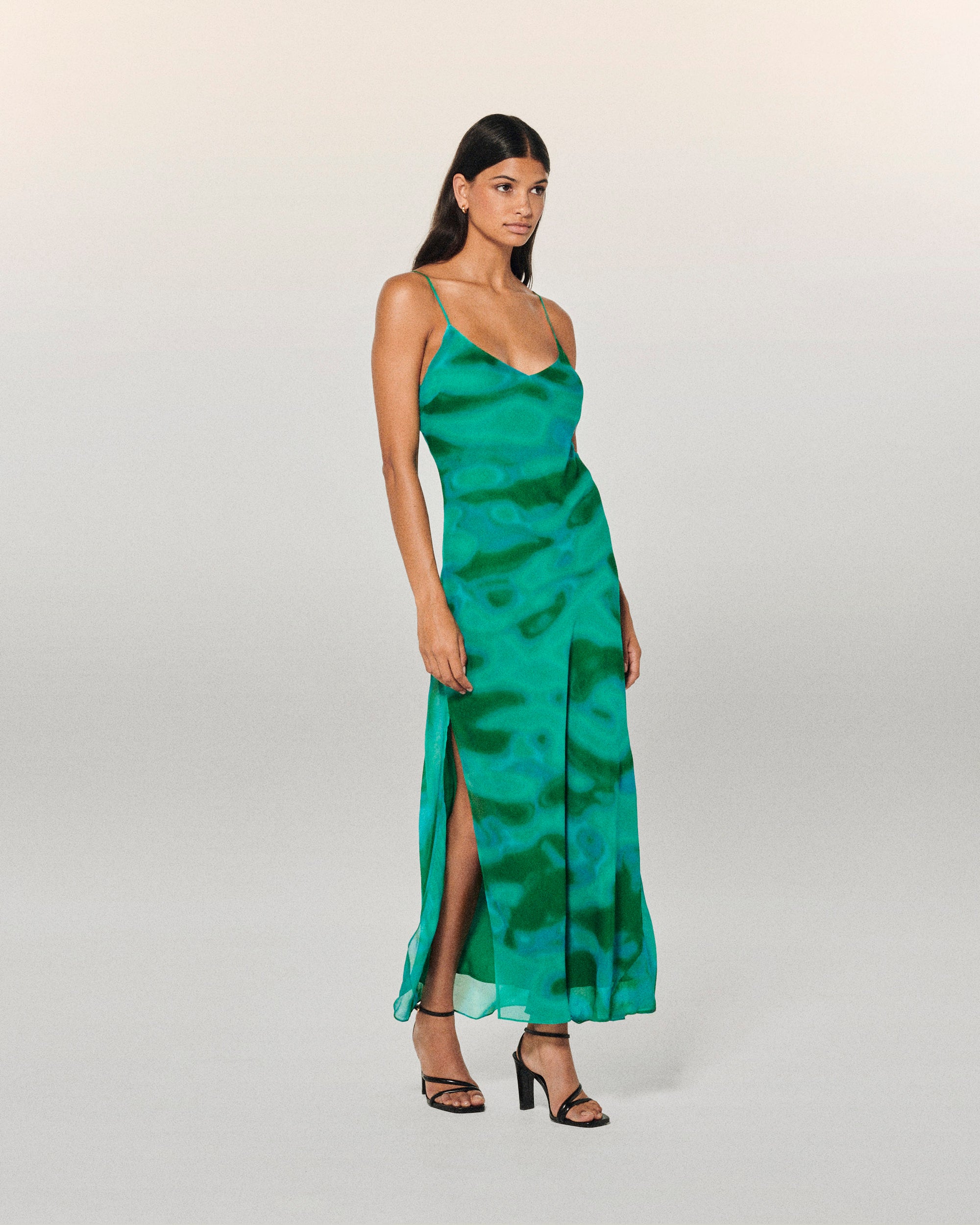 Y. ONLY PORTE / MARVELOUS GREEN / NEW / QTY : 1 / Robe Longue Bretelle Mousseline - Marvelous Green