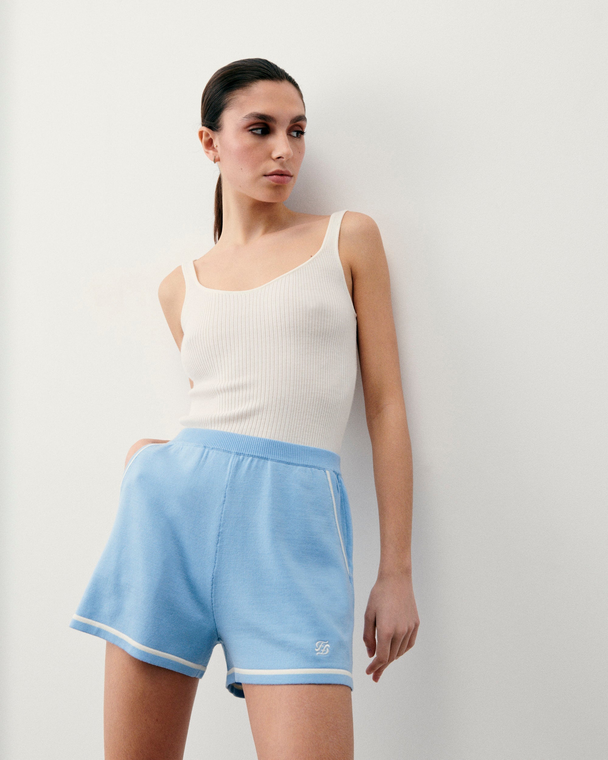 BABY BLUE / DJV / QTY : 8 / Short Court - Baby Blue