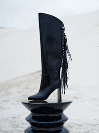 14qty NEW / Bottes Adriana Calypso avec franges 90 en cuir verni - Black
