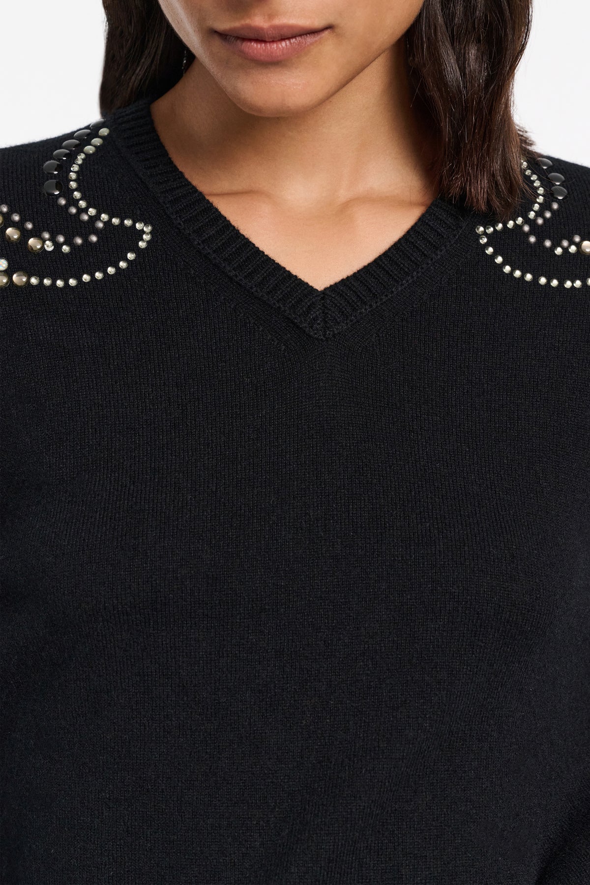 Pull Embellished Statements - Black