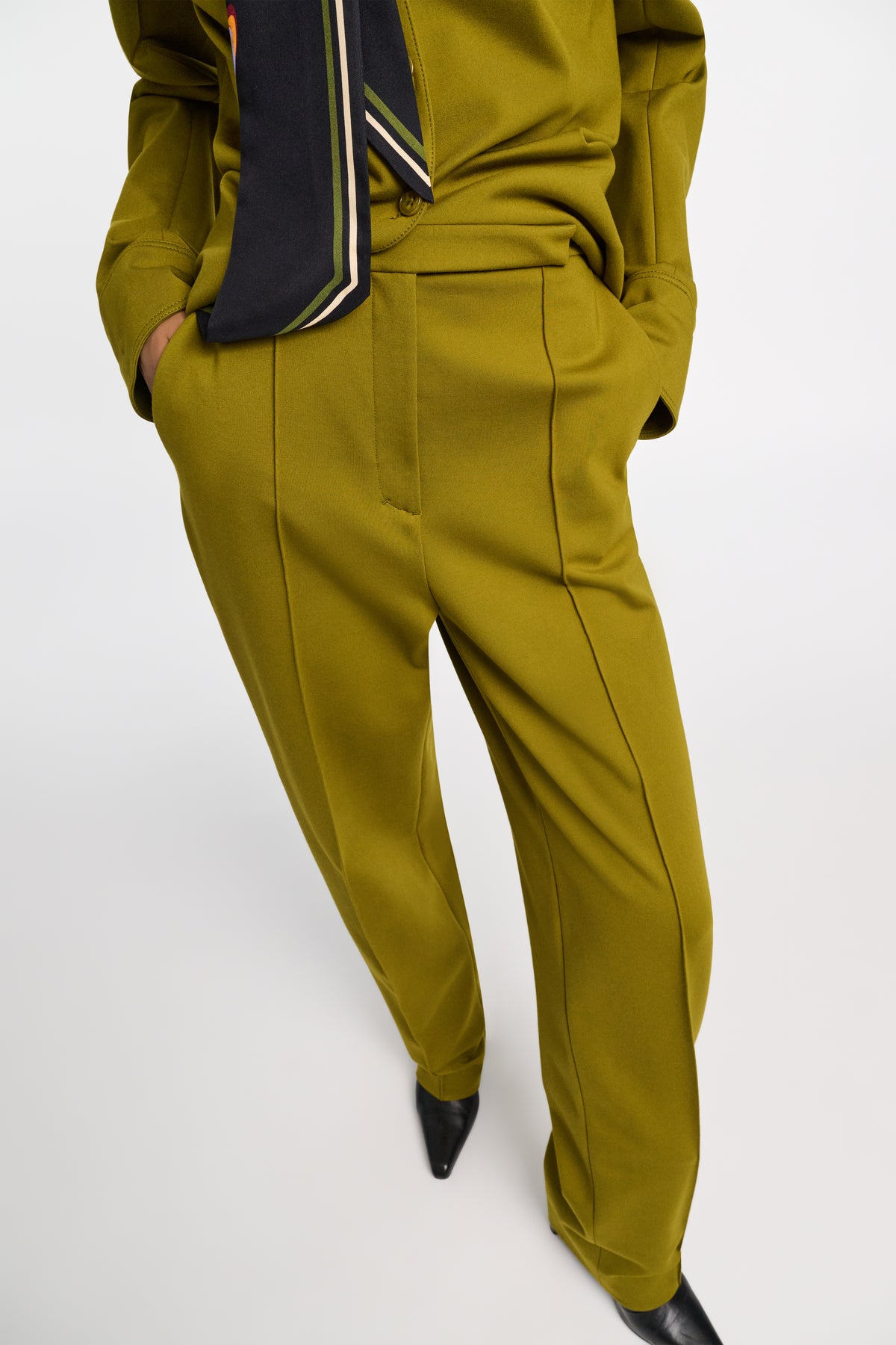 Pantalon Emotional Essence - Leguan Green