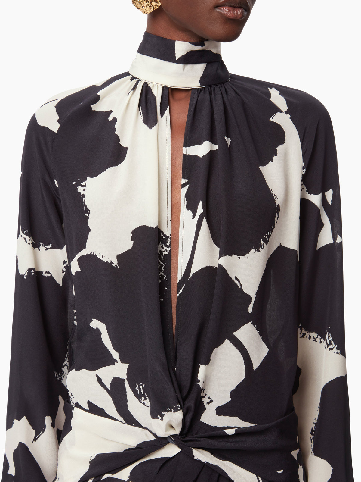 ROBE MIDI À COL MONTANT