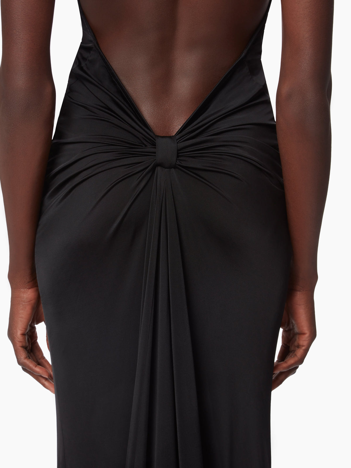 ROBE DRAPÉE À DOS NU