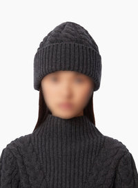 BONNET EN LAINE TRICOTÉ