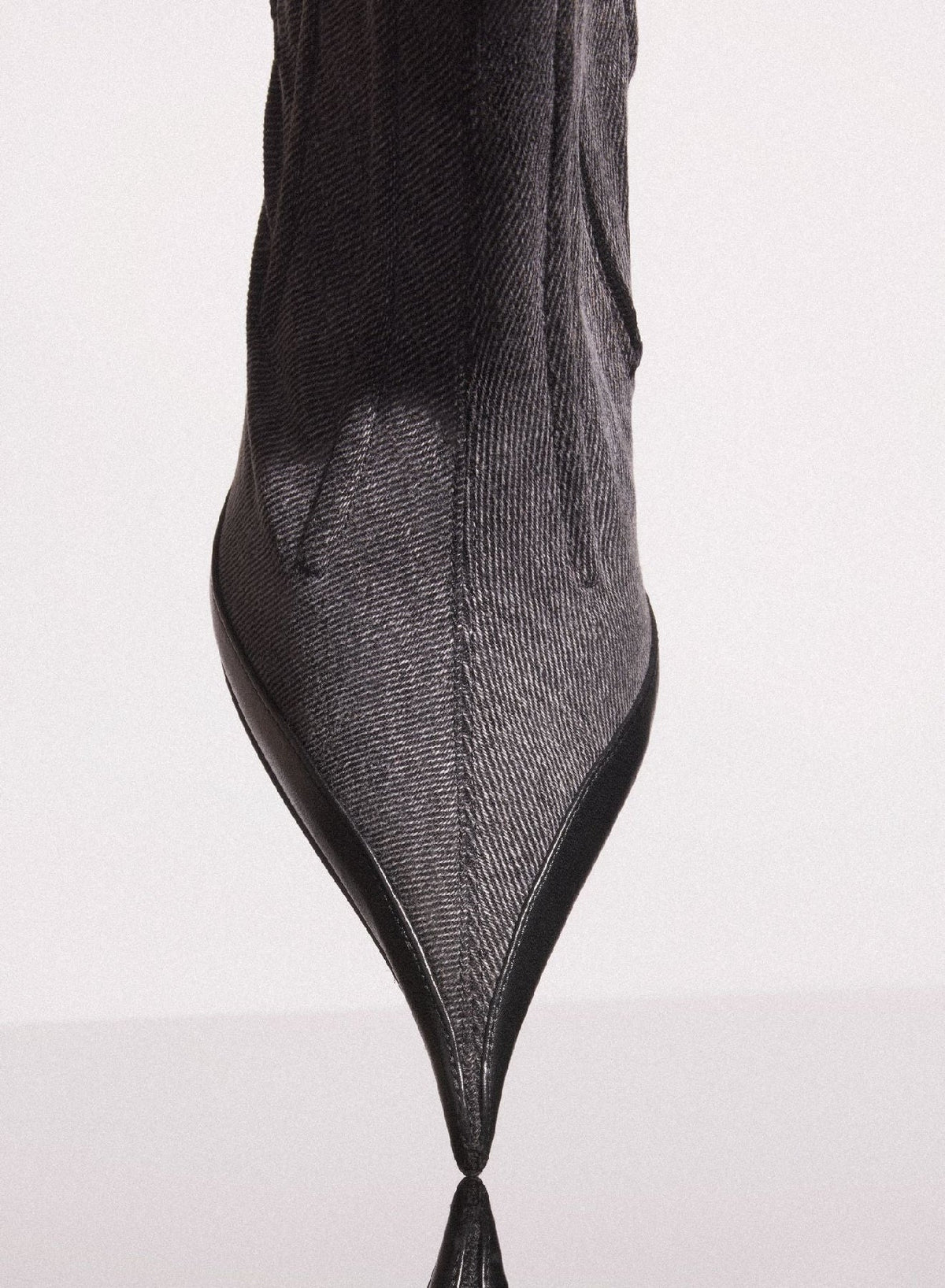 WASHED DENIM //  bi-color boned denim fang 95 ankle boots