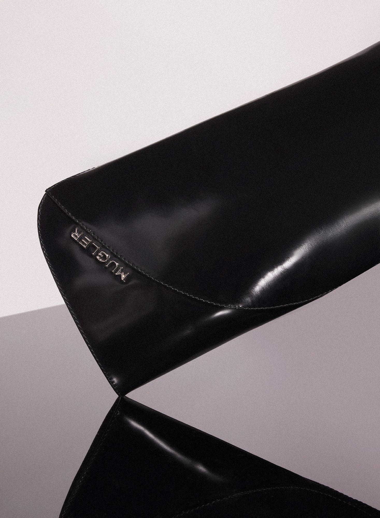 BLACK LEATHER SANTIAG BOOTS