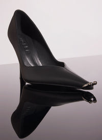 IVORY LEATHER PIERCING FANG 95 PUMP