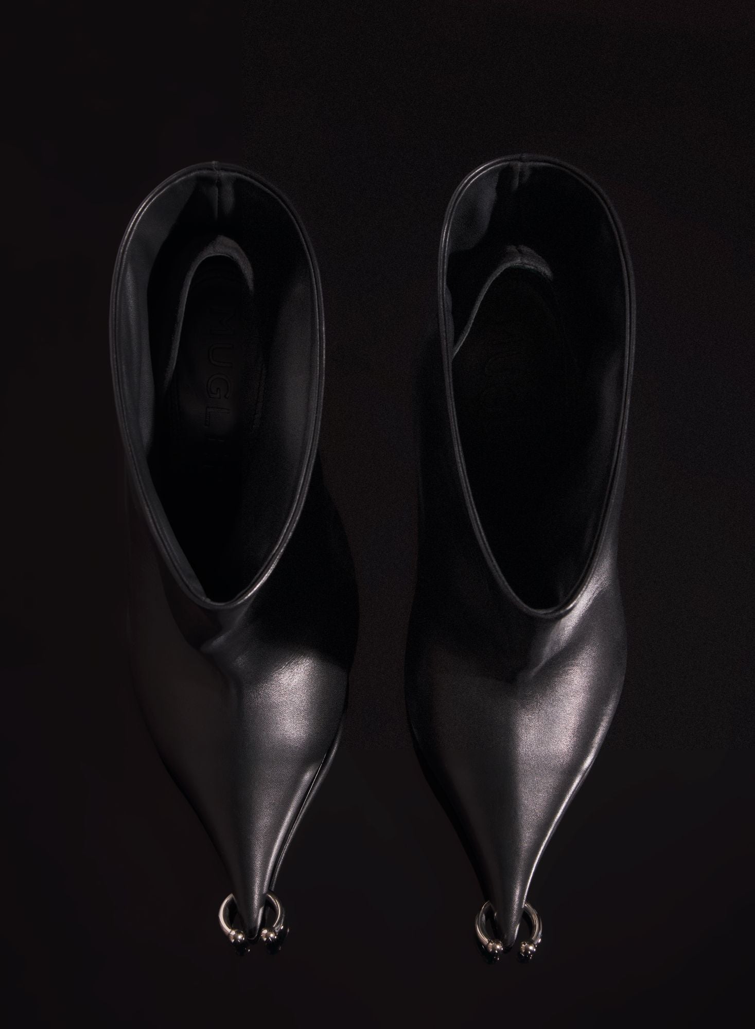 BLACK LEATHER PIERCING FANG 95 ANKLE BOOTS