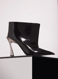 BLACK SHINY LEATHER PIERCING FANG 95 ANKLE BOOTS