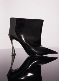BLACK SHINY LEATHER PIERCING FANG 95 ANKLE BOOTS