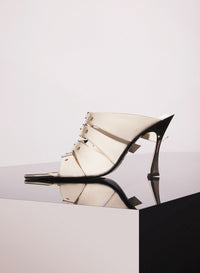 BLACK LEATHER BUCKLED FANG 95 SANDALS