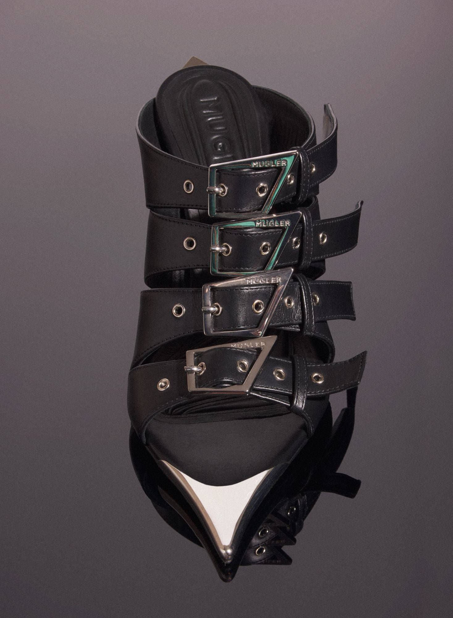 BLACK LEATHER BUCKLED FANG 95 SANDALS