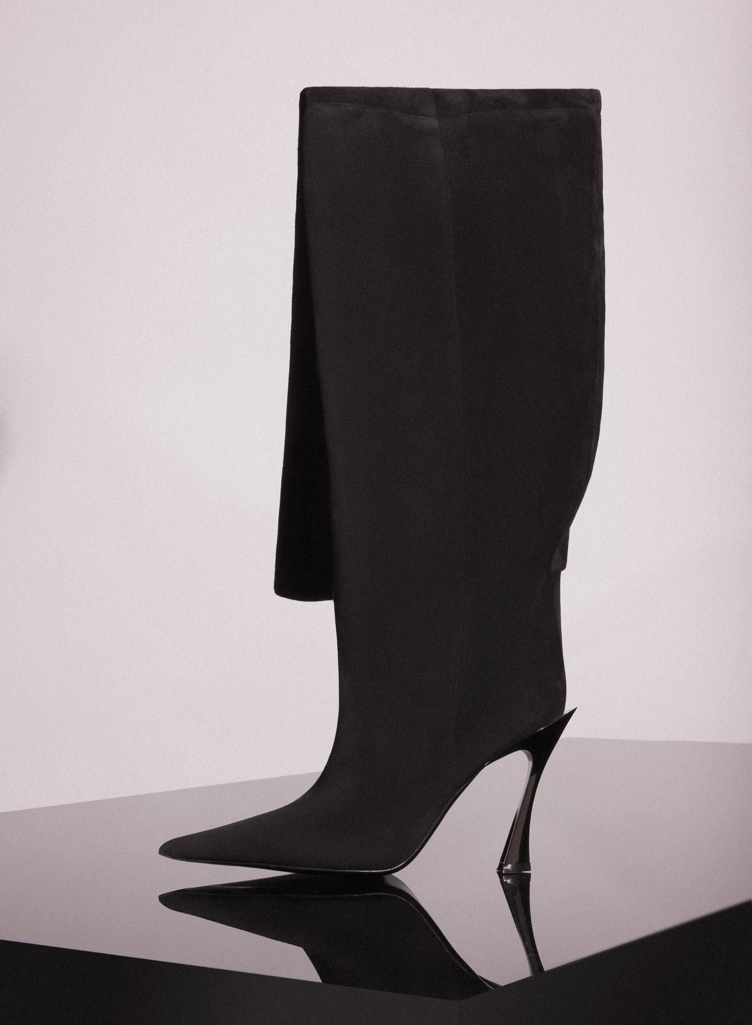 BLACK SUEDE PIERCING FANG 95 GARTER BOOTS