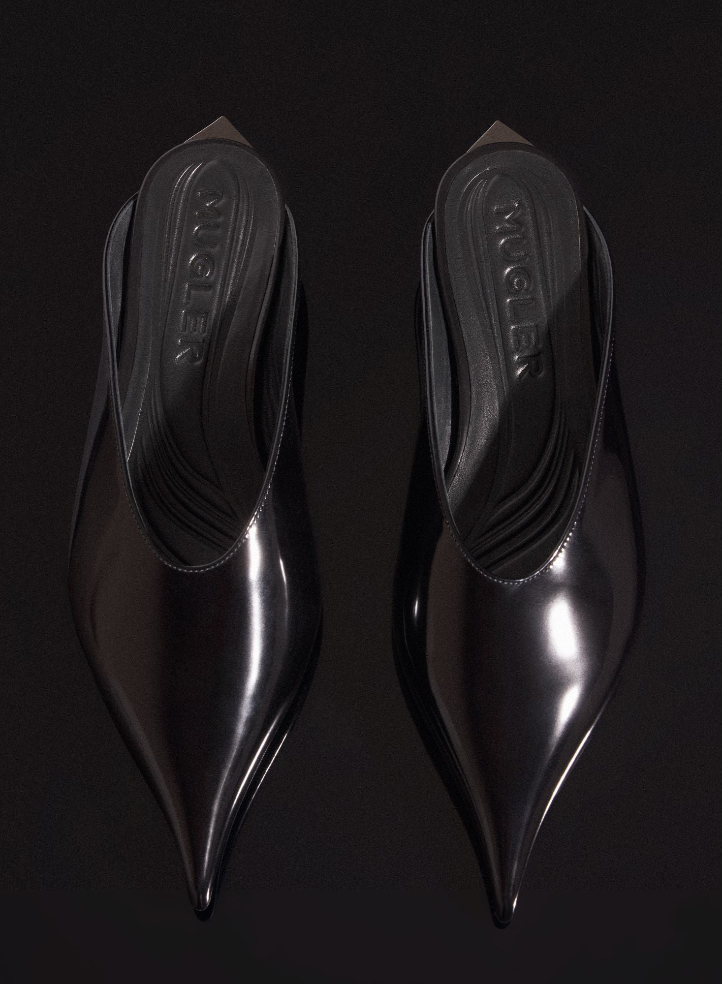 BLACK SHINY LEATHER FANG FLAT  MULES