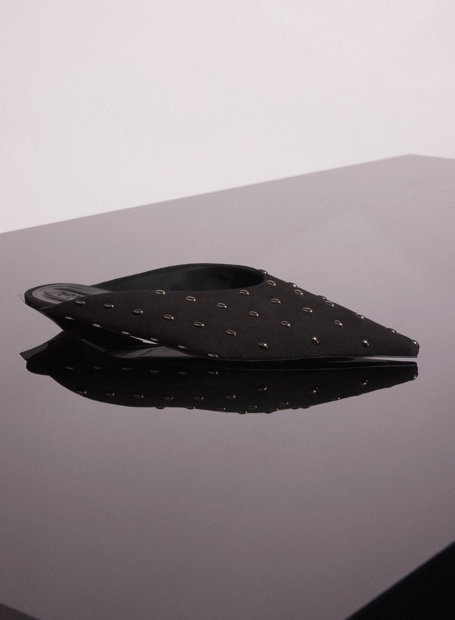 BLACK EMBELLISHED SUEDE FANG FLAT MULES