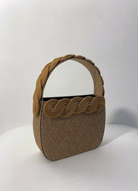 SPECKLED BEIGE GIO CREPE sac en crêpe sculptural avec détails de passementerie