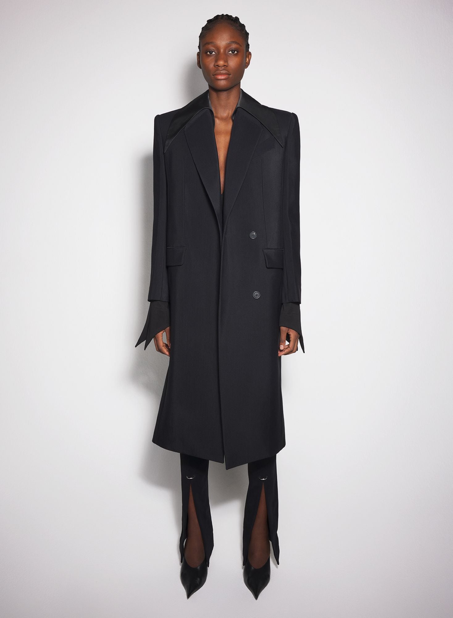 BLACK SINGLE-BREASTED WOOL COAT