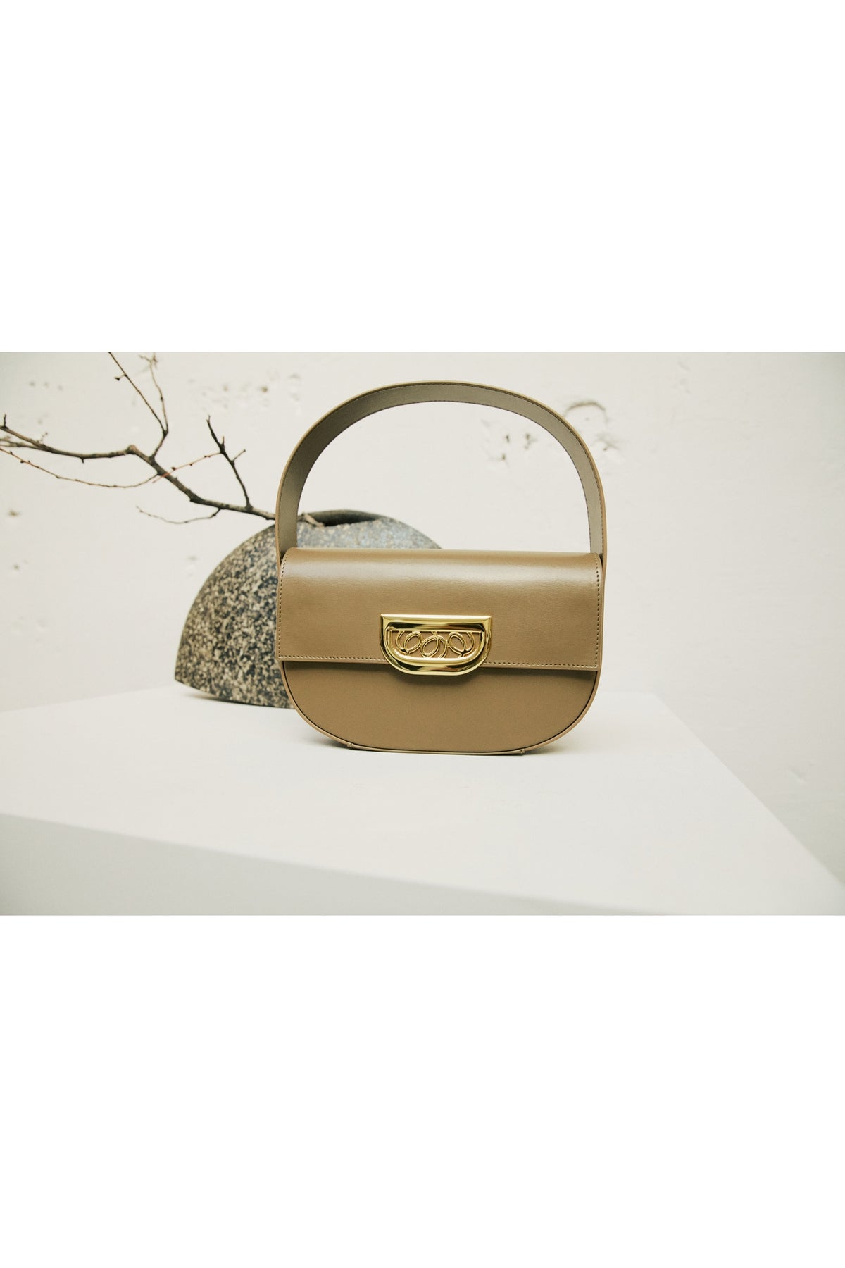 Sac Martin M avec une boucle en cuir - Kaki
