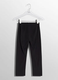 BLACK // black capri M pants