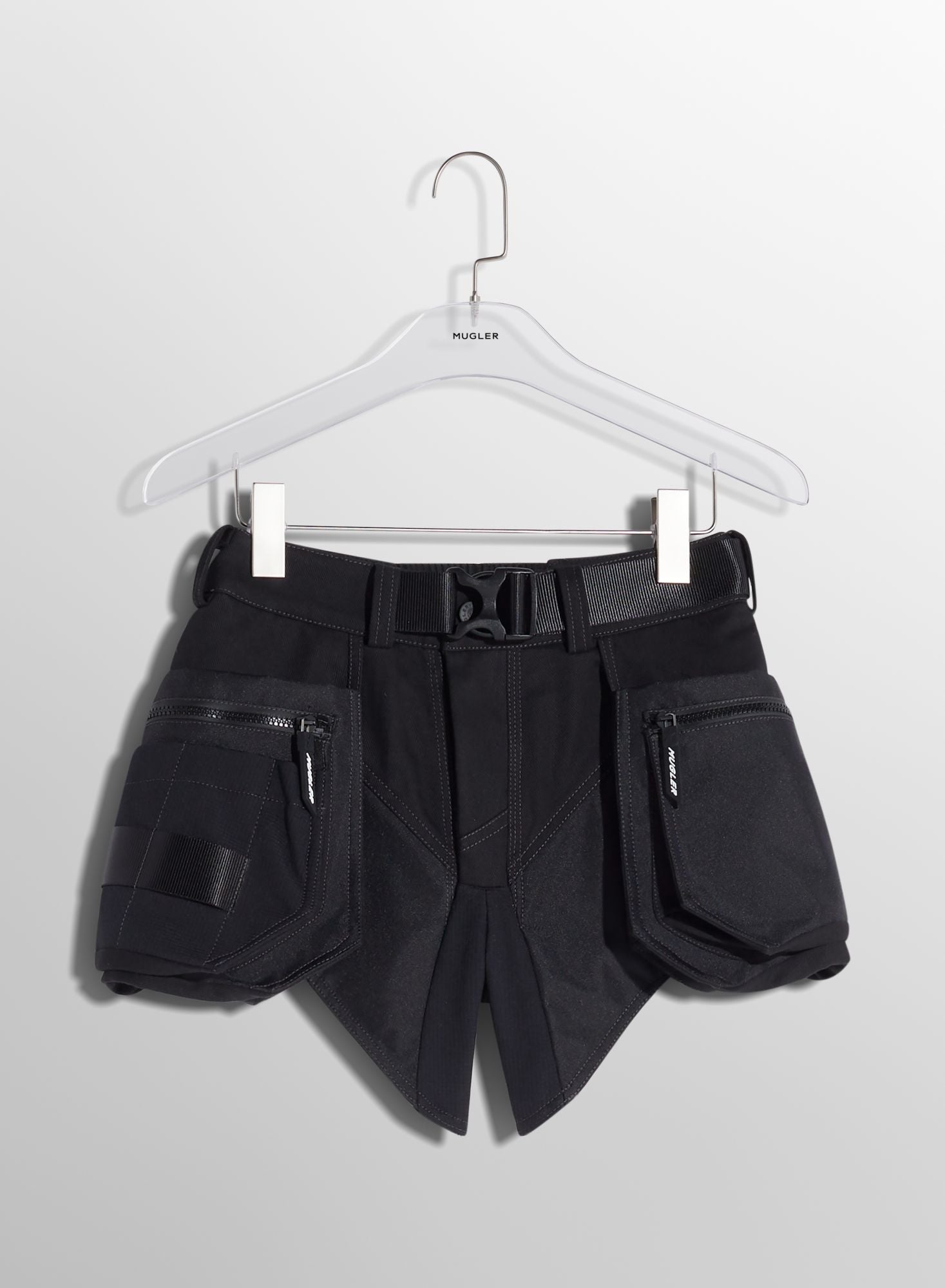 BLACK TECHNICAL FABRIC CARGO SHORTS