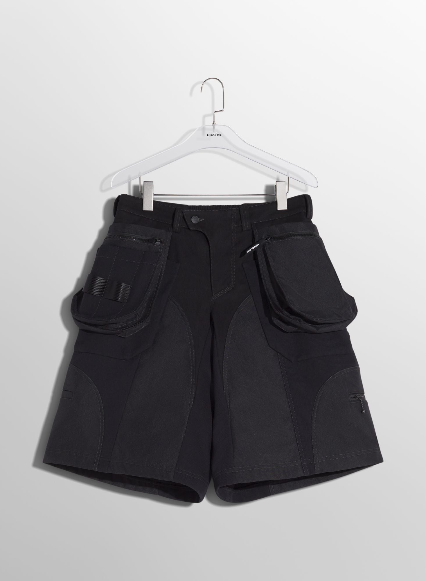 BLACK TECHNICAL FABRIC CARGO SHORTS