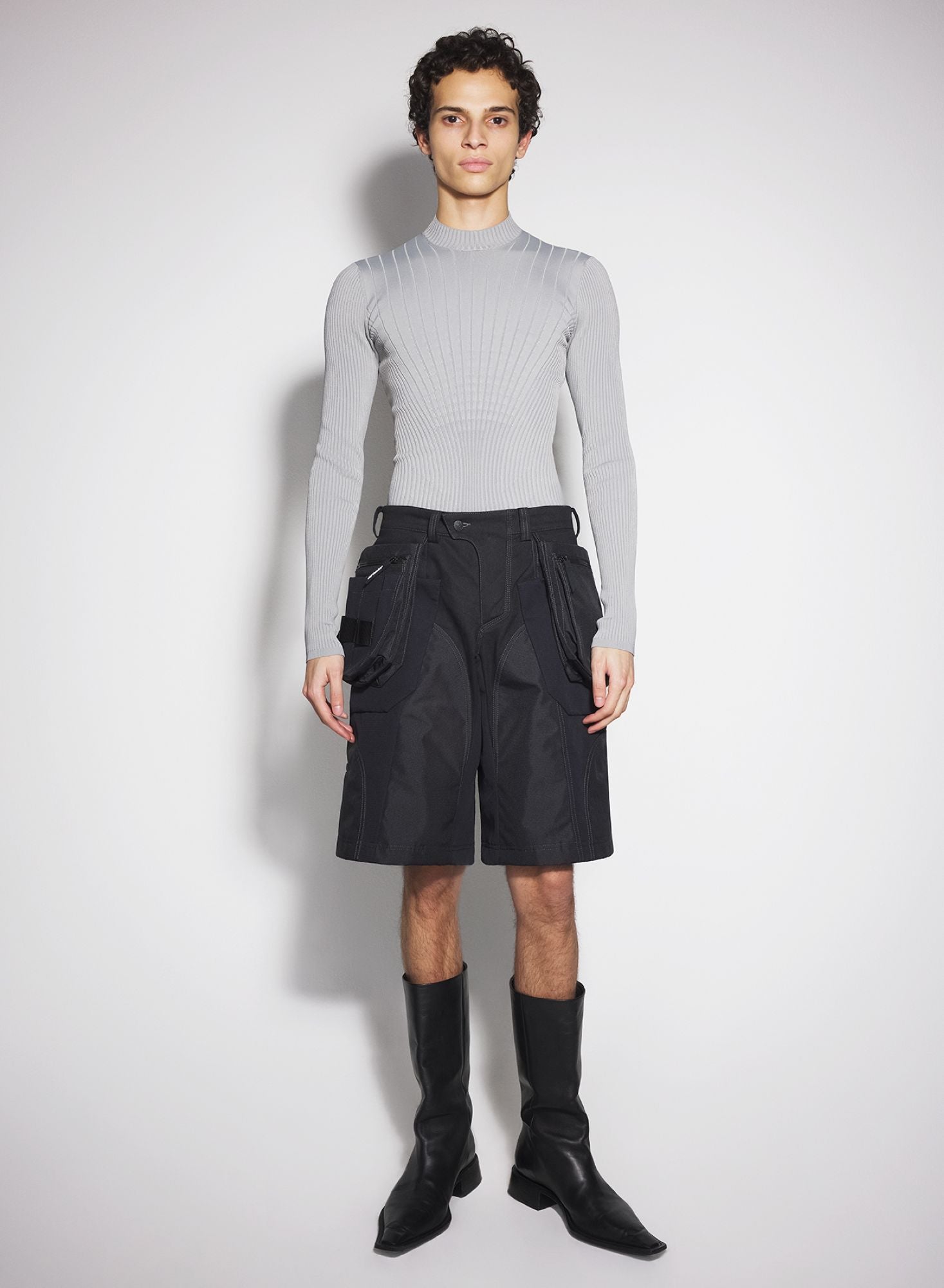 BLACK TECHNICAL FABRIC CARGO SHORTS
