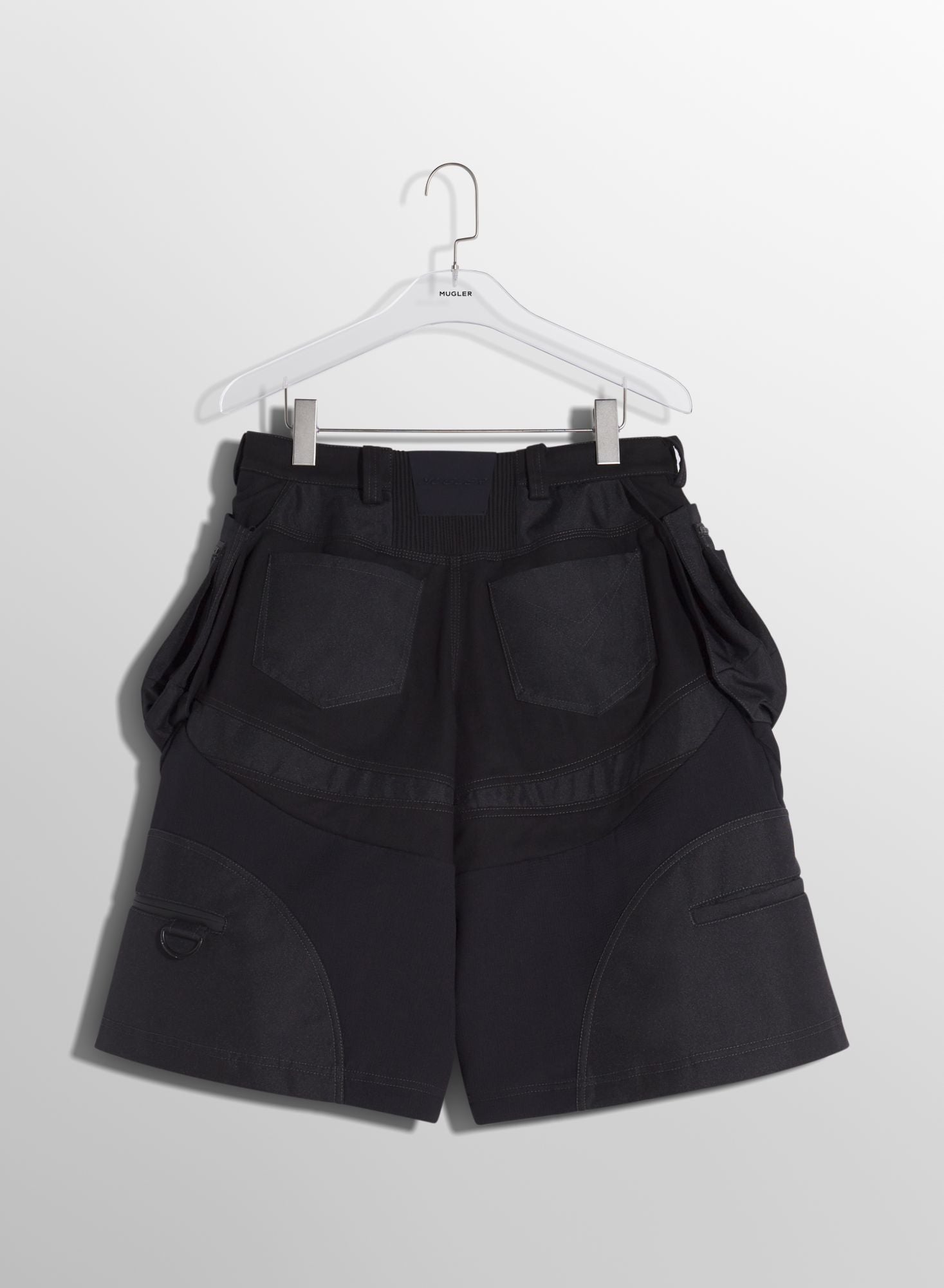 BLACK TECHNICAL FABRIC CARGO SHORTS