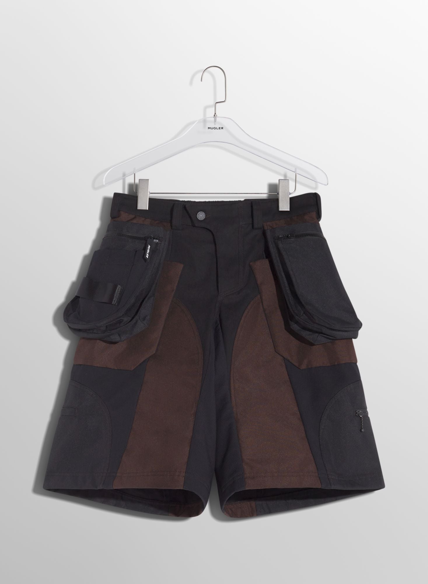 BLACK TECHNICAL FABRIC CARGO SHORTS