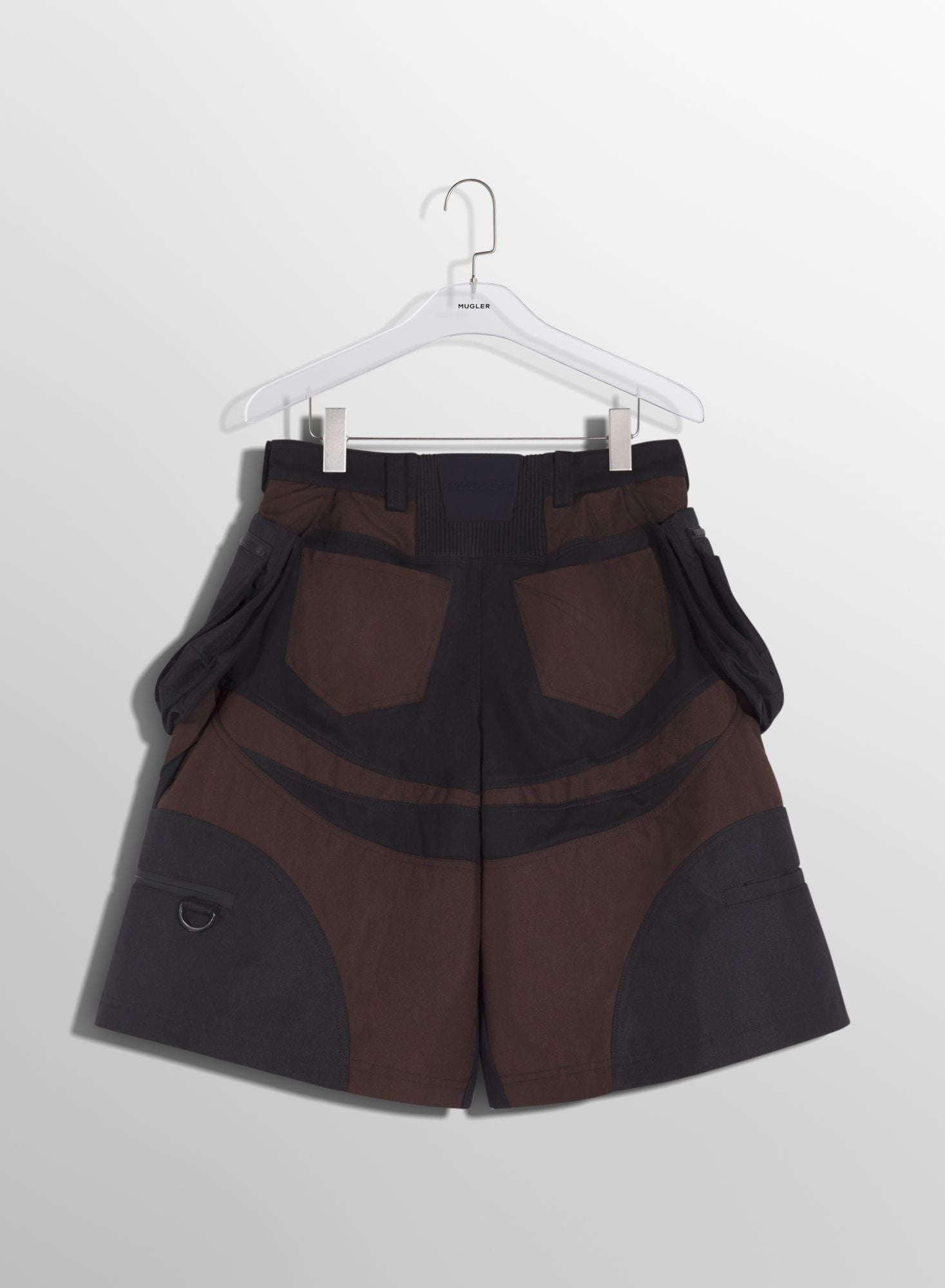 BLACK TECHNICAL FABRIC CARGO SHORTS