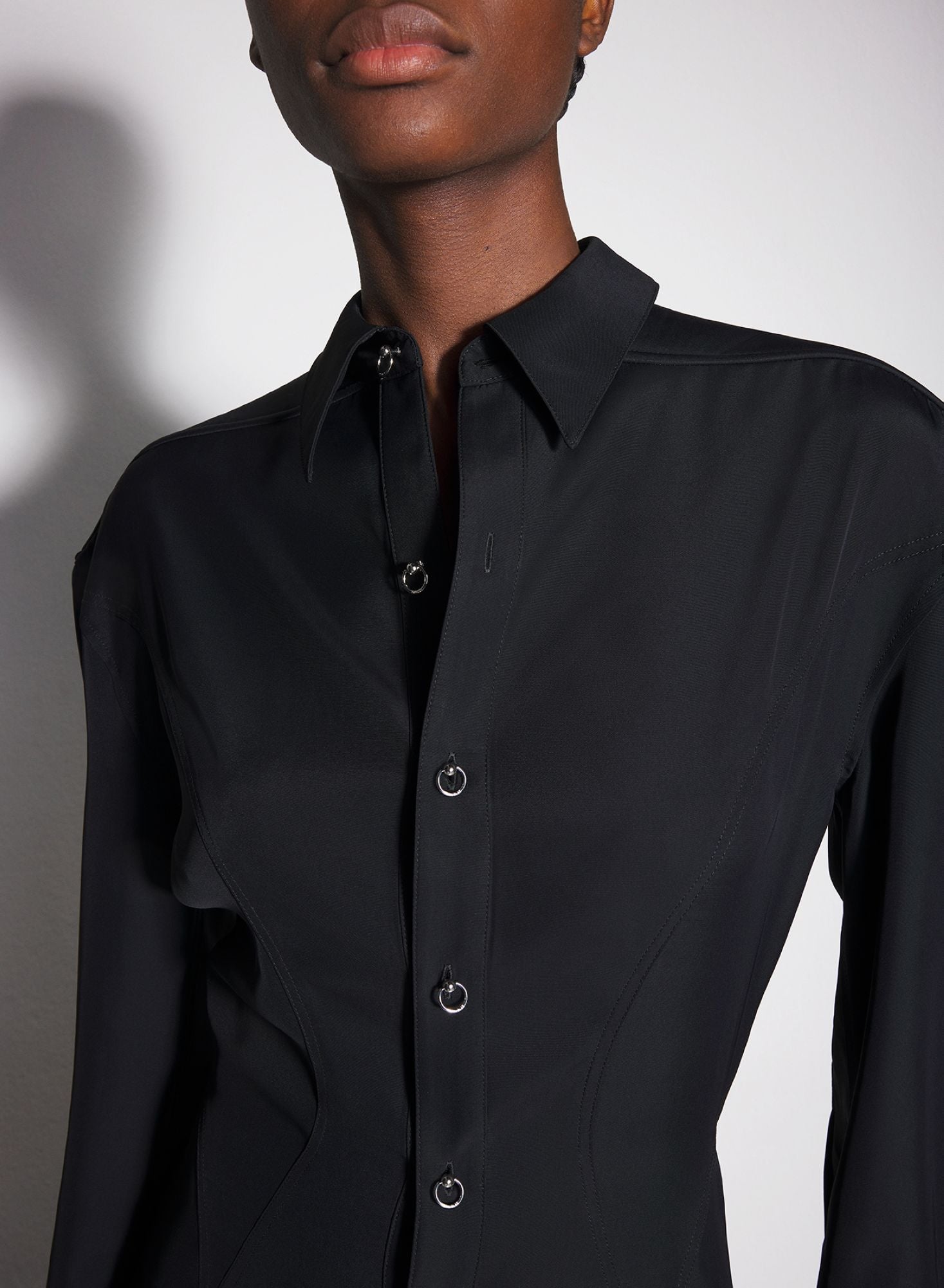 BLACK BACKLESS SHIRT DRESS