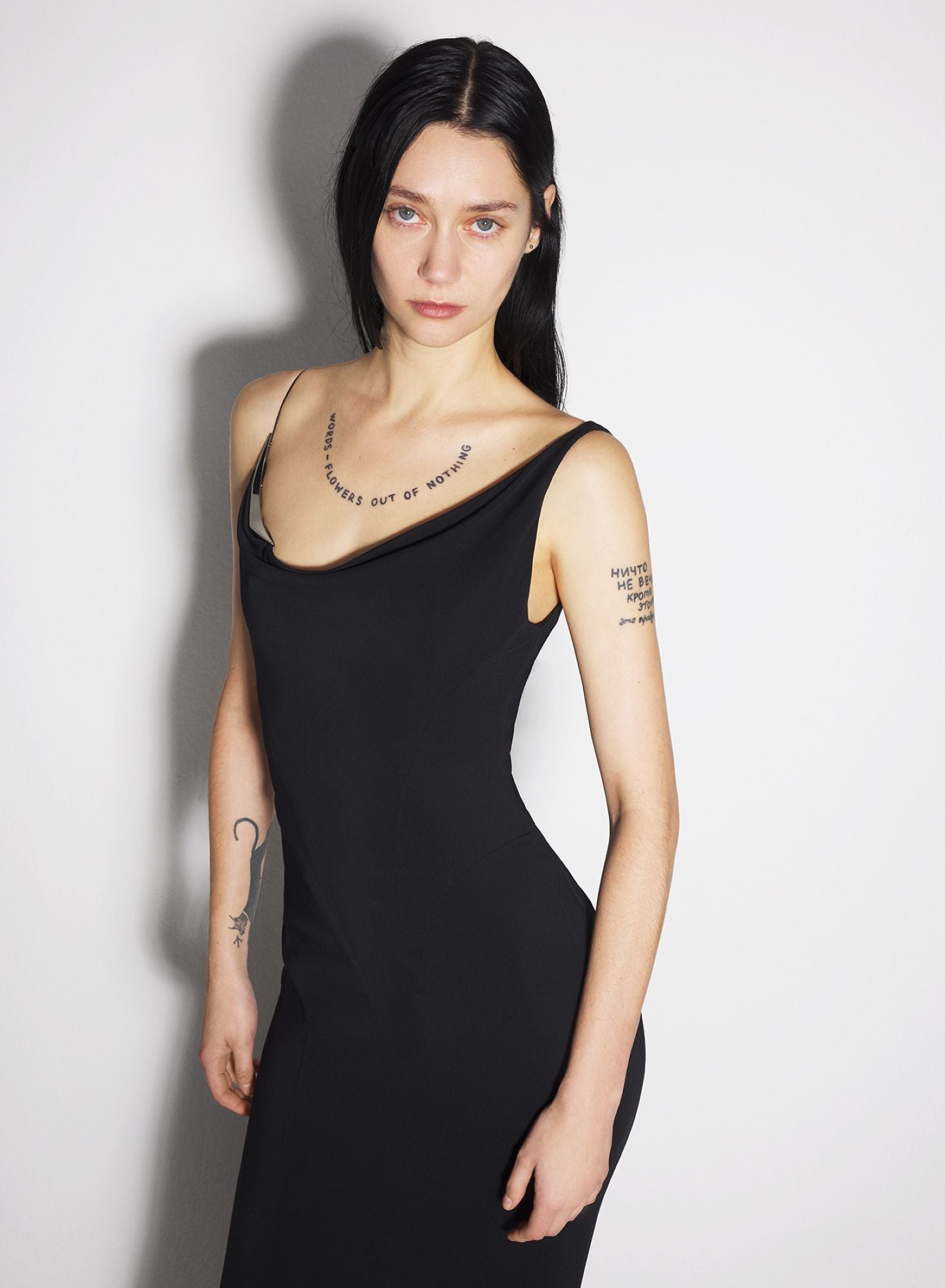 BLACK CREPE GOWN WITH METALLIC DETAIL